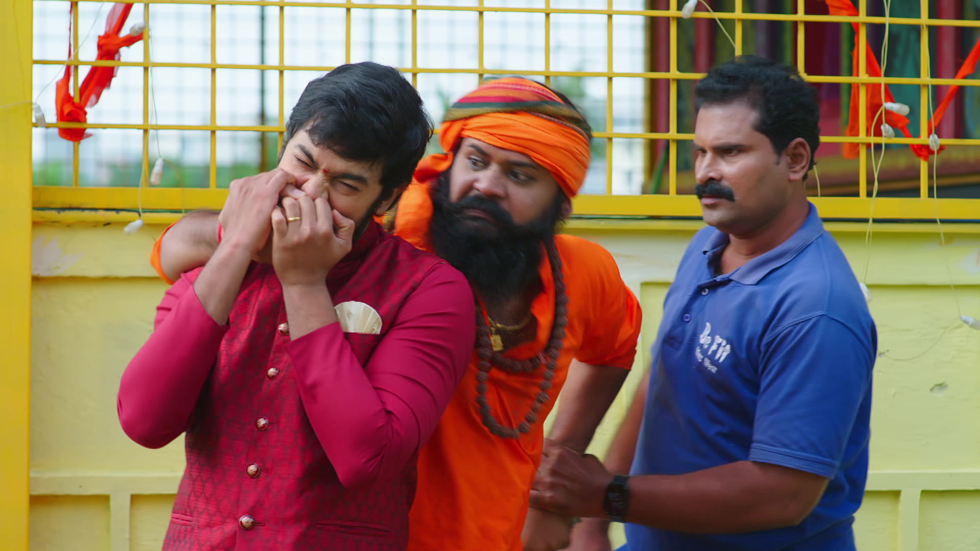 Watch Intiki Deepam Illalu S1 Episode 762 on JioHotstar