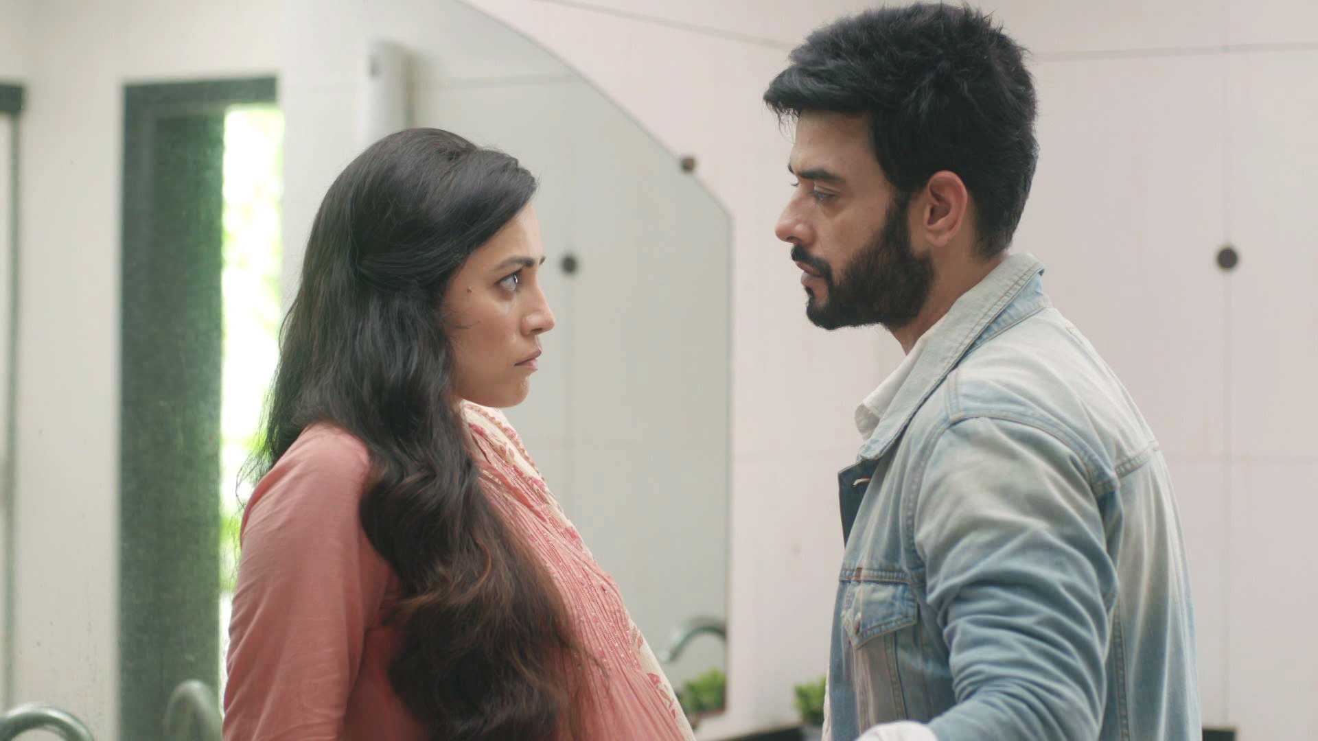 Watch Zindagi Mere Ghar Aana S1 Episode 12 on JioHotstar