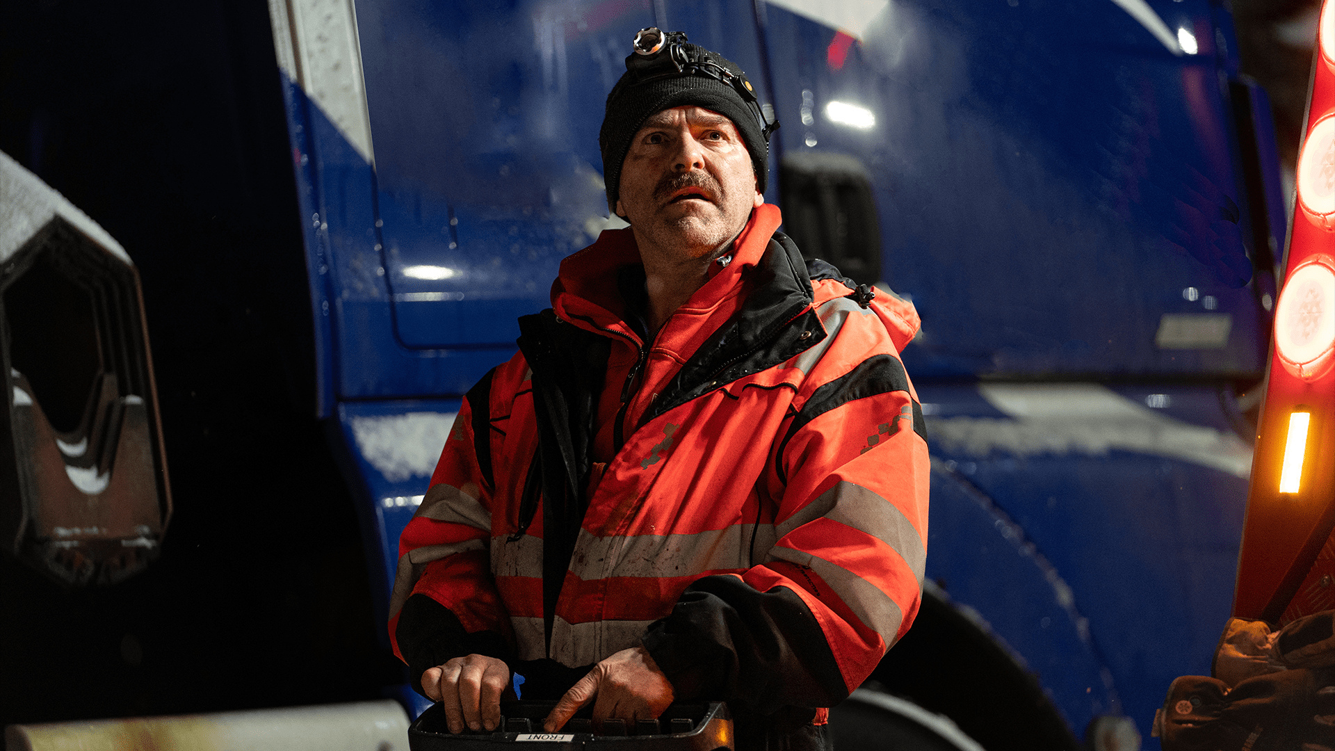 Watch Ice Road Rescue S7 Episode 8 on Disney+ South Africa | English ...