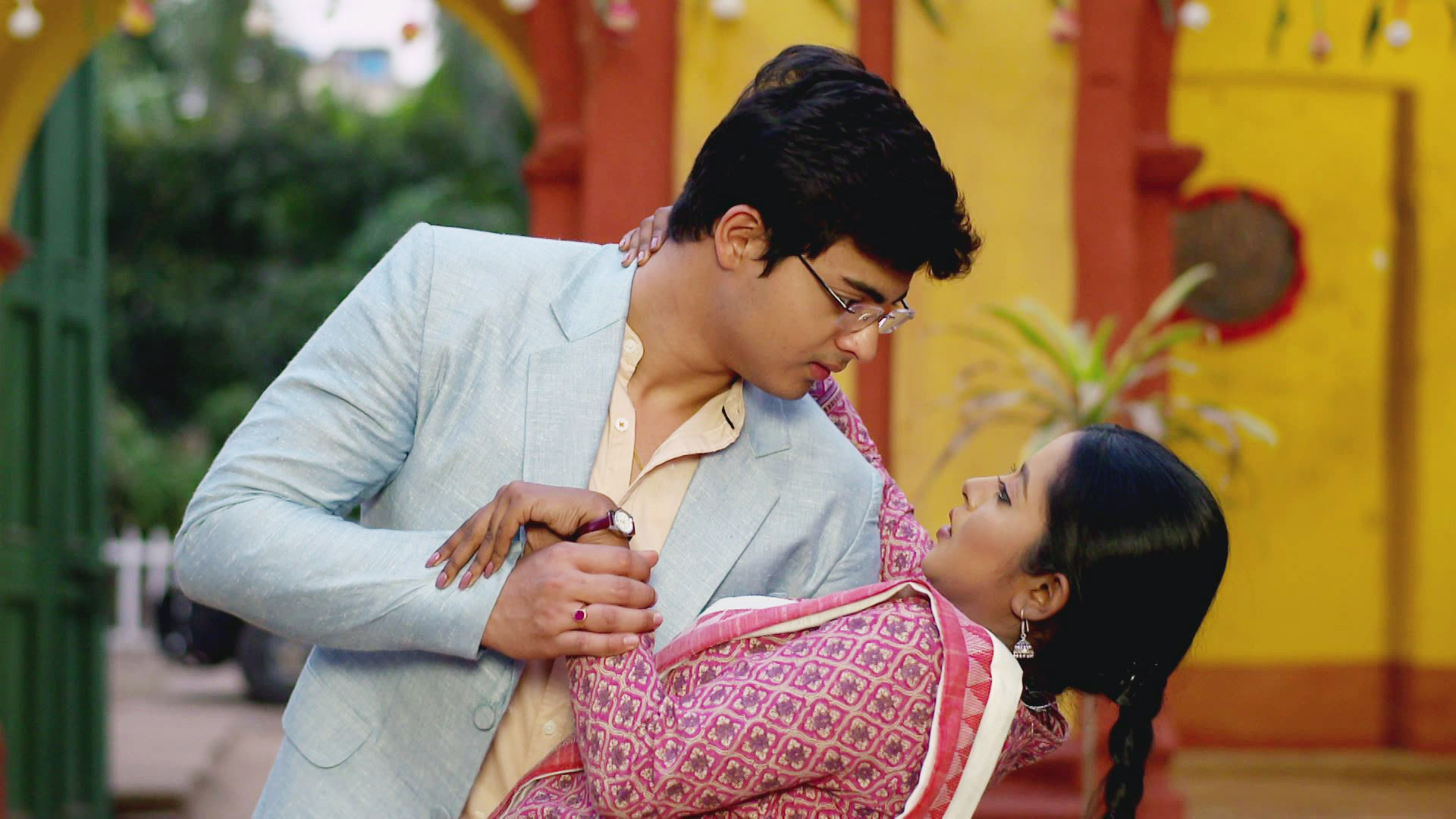Watch Desher Mati S1 Episode 10 on JioHotstar