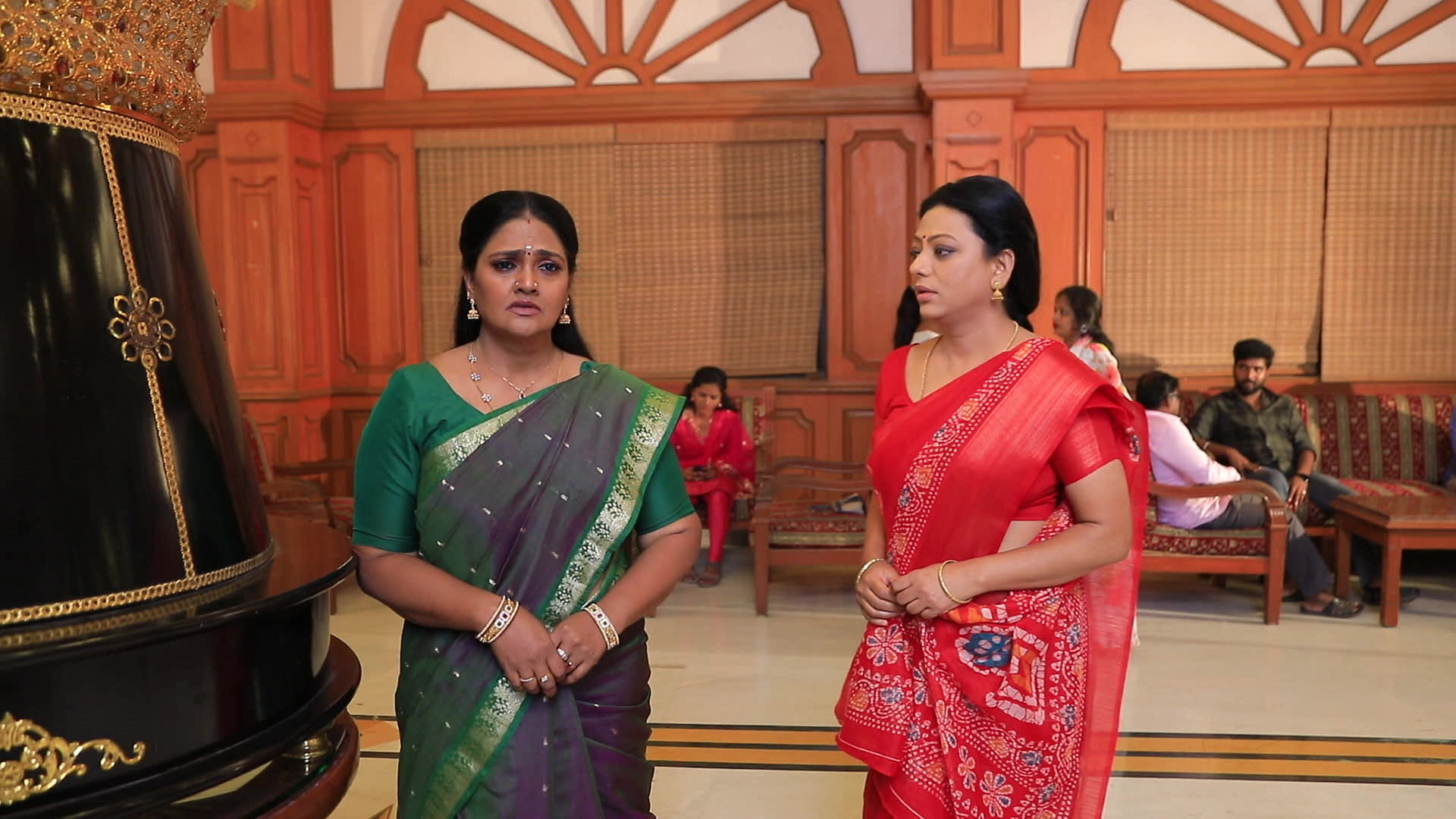 Baakiyalakshmi Comforts Gomathi