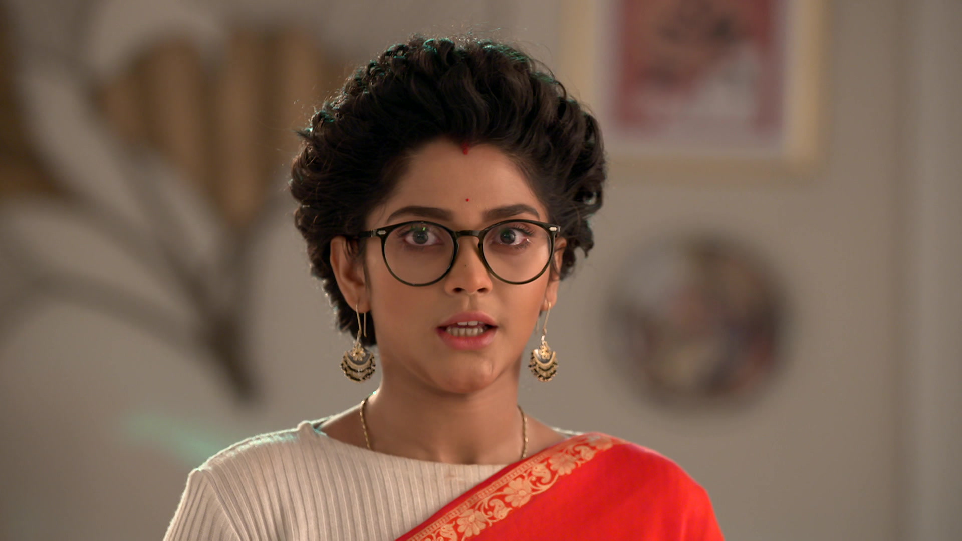 Watch Compass S1 Episode 141 on JioHotstar