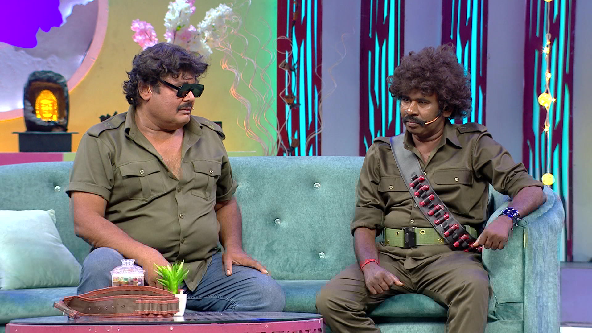 stream-manzoor-ali-khan-graces-the-show-season-1-episode-9-manzoor