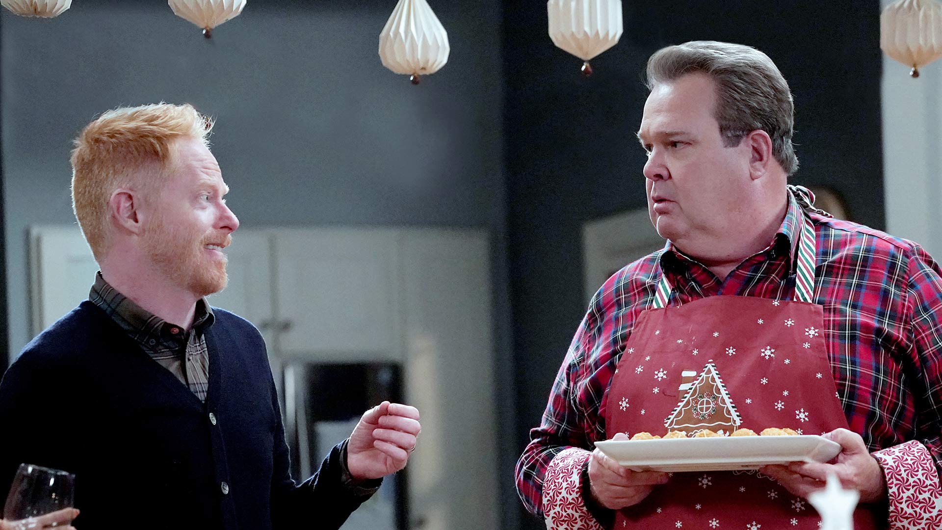 Watch Modern Family S11 Episode 9 on JioHotstar