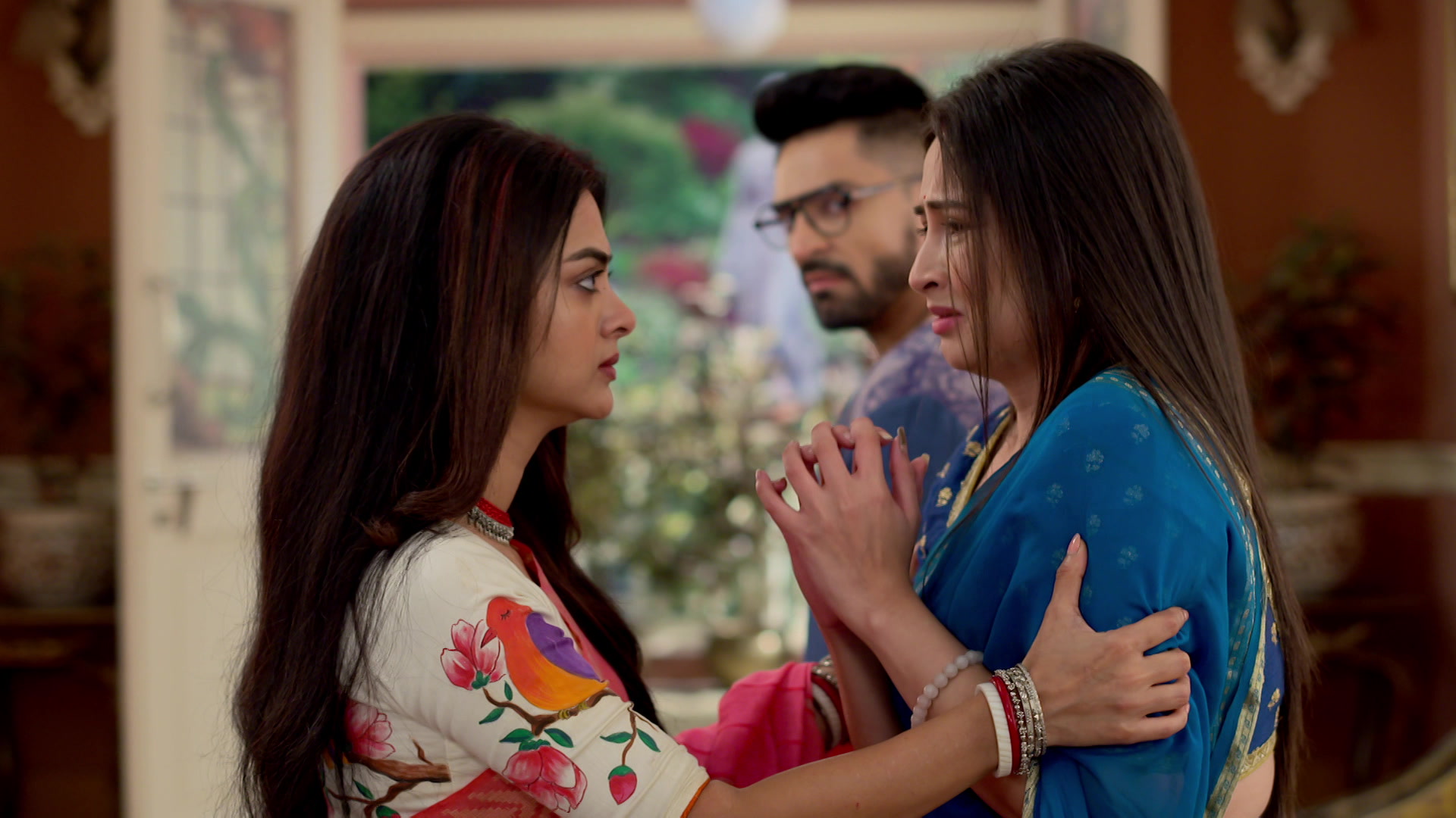 Watch Gaatchora S1 Episode 425 on JioHotstar