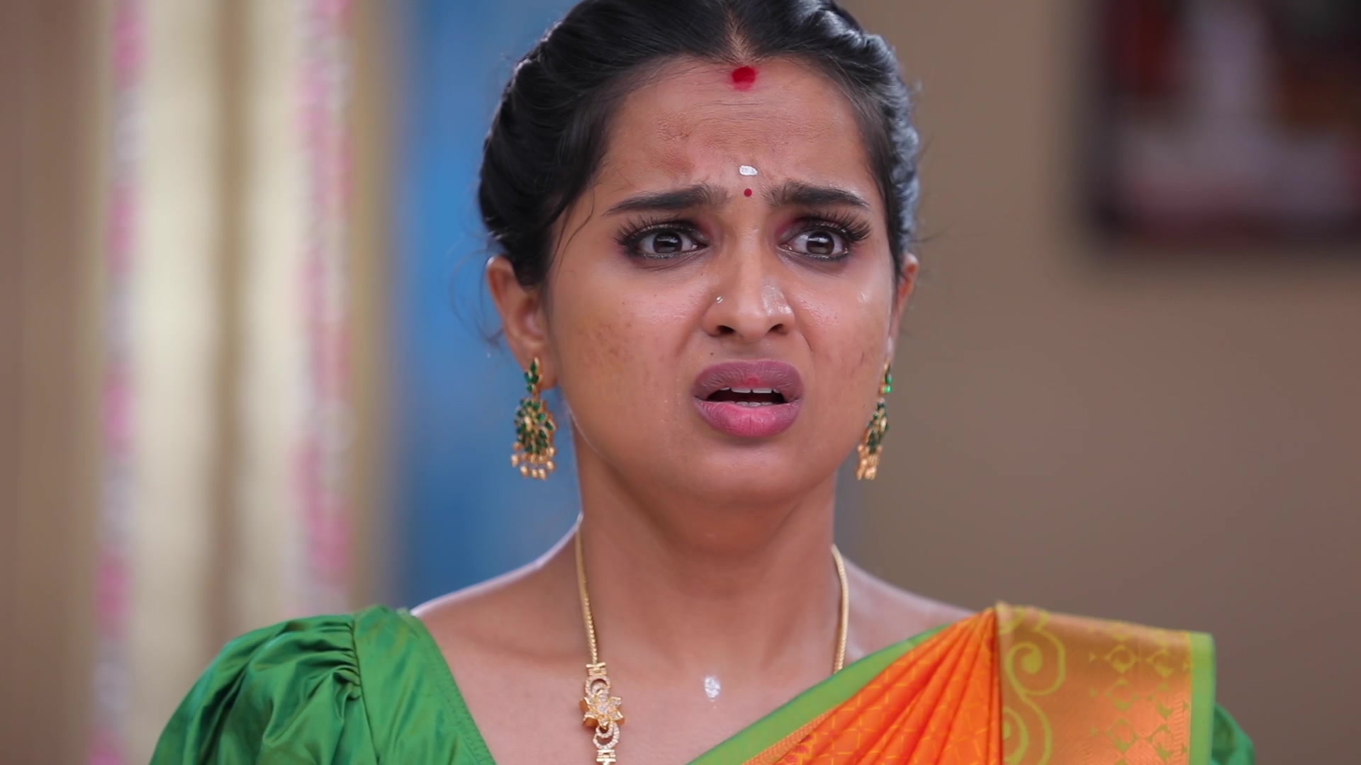 Meenal in a Tight Spot - Promo - JioHotstar