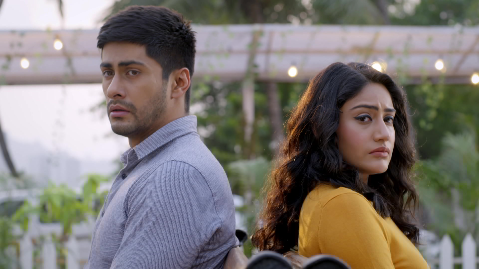 Watch Sid, Ishani in a Fix Online