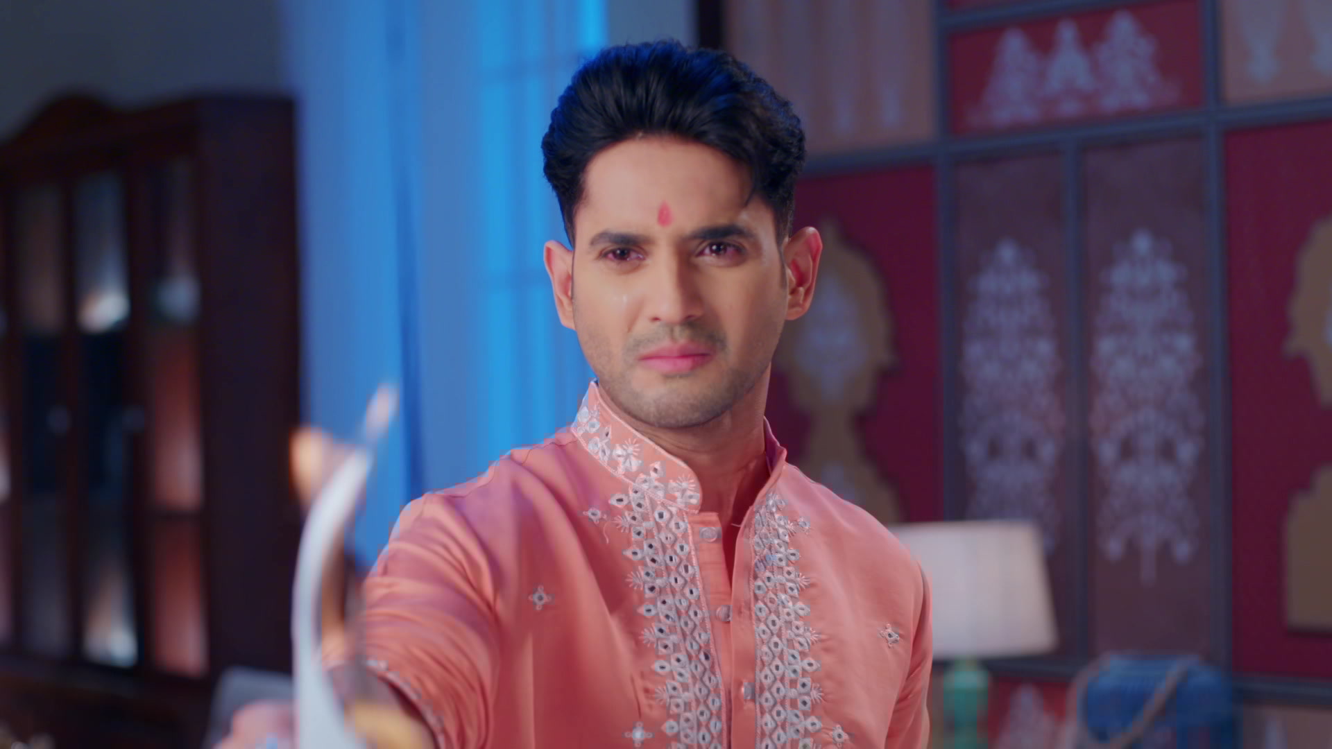 Watch Kon Hotis Tu, Kaay Zaalis Tu Episode 6 on JioHotstar