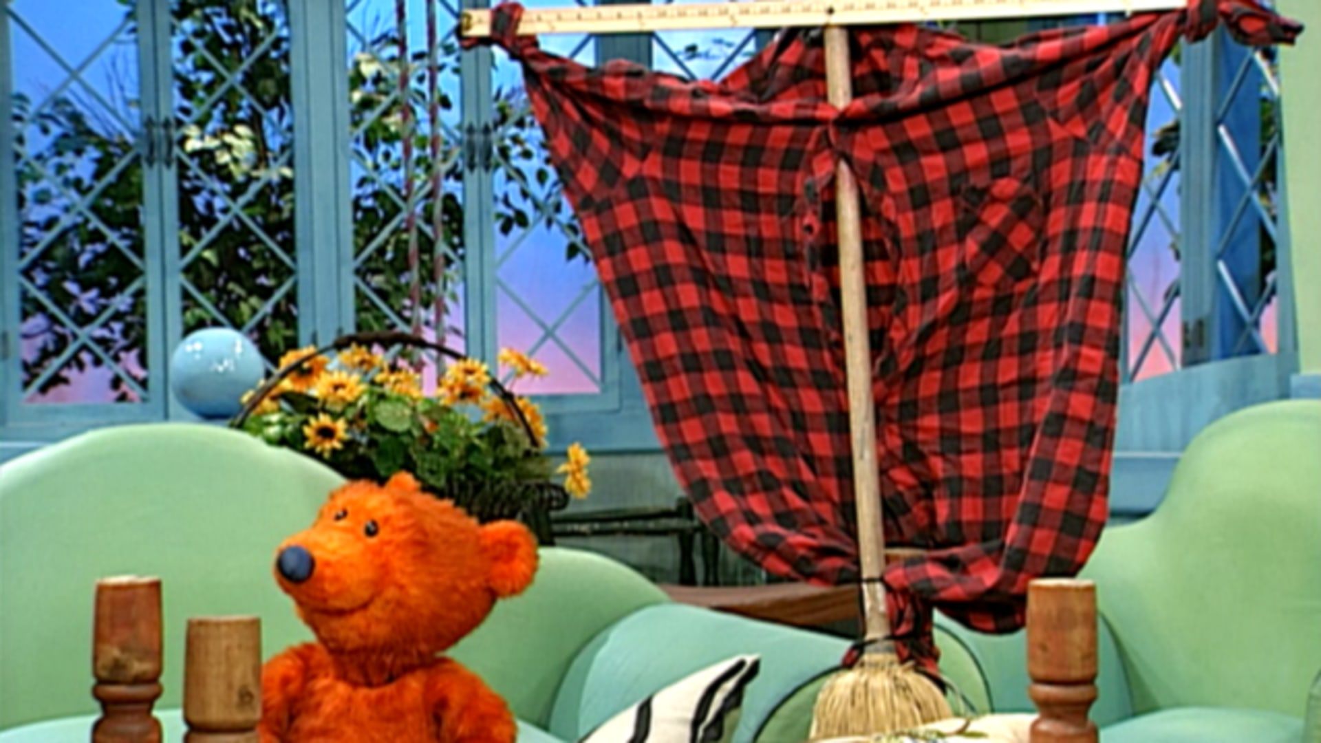 Watch Bear In The Big Blue House S1 Episode 2 On Jiohotstar