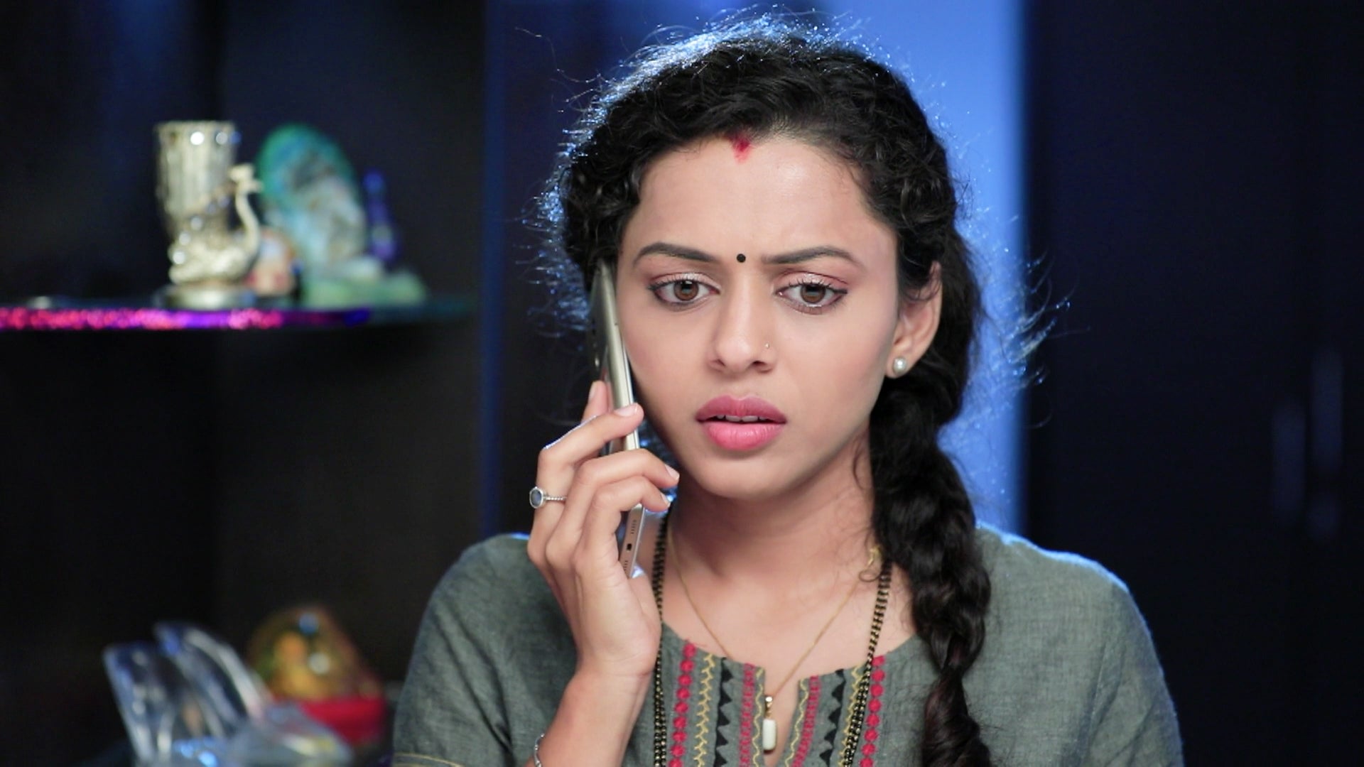 watch-kulavadhu-s1-episode-921-on-jiohotstar