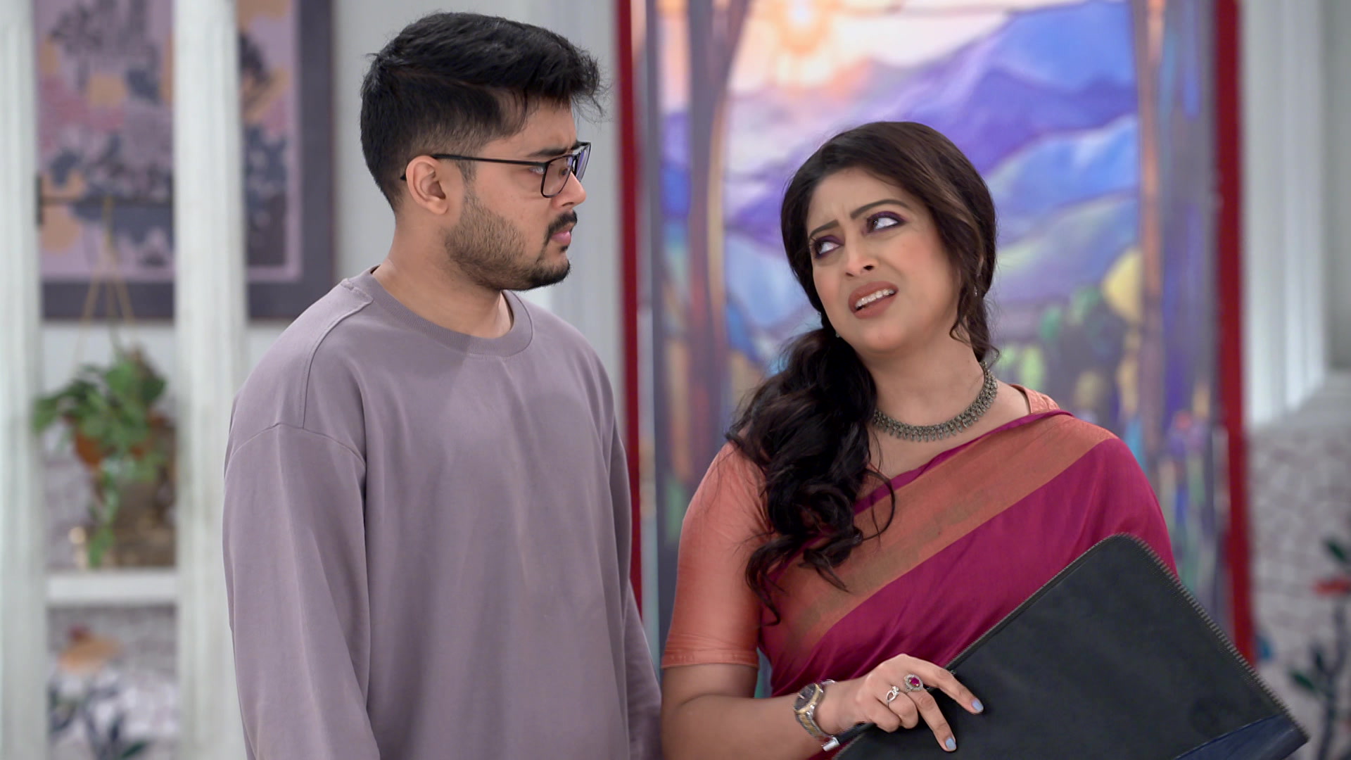 Watch Compass S1 Episode 194 on JioHotstar