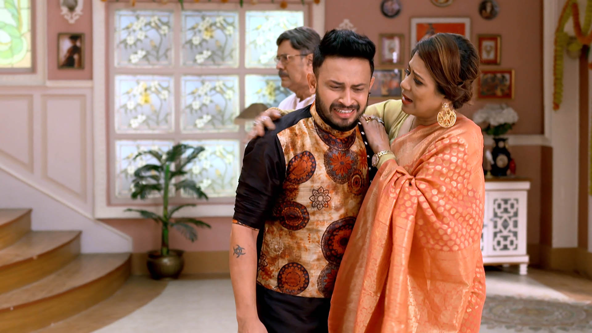 Watch Gaatchora S1 Episode 125 on JioHotstar