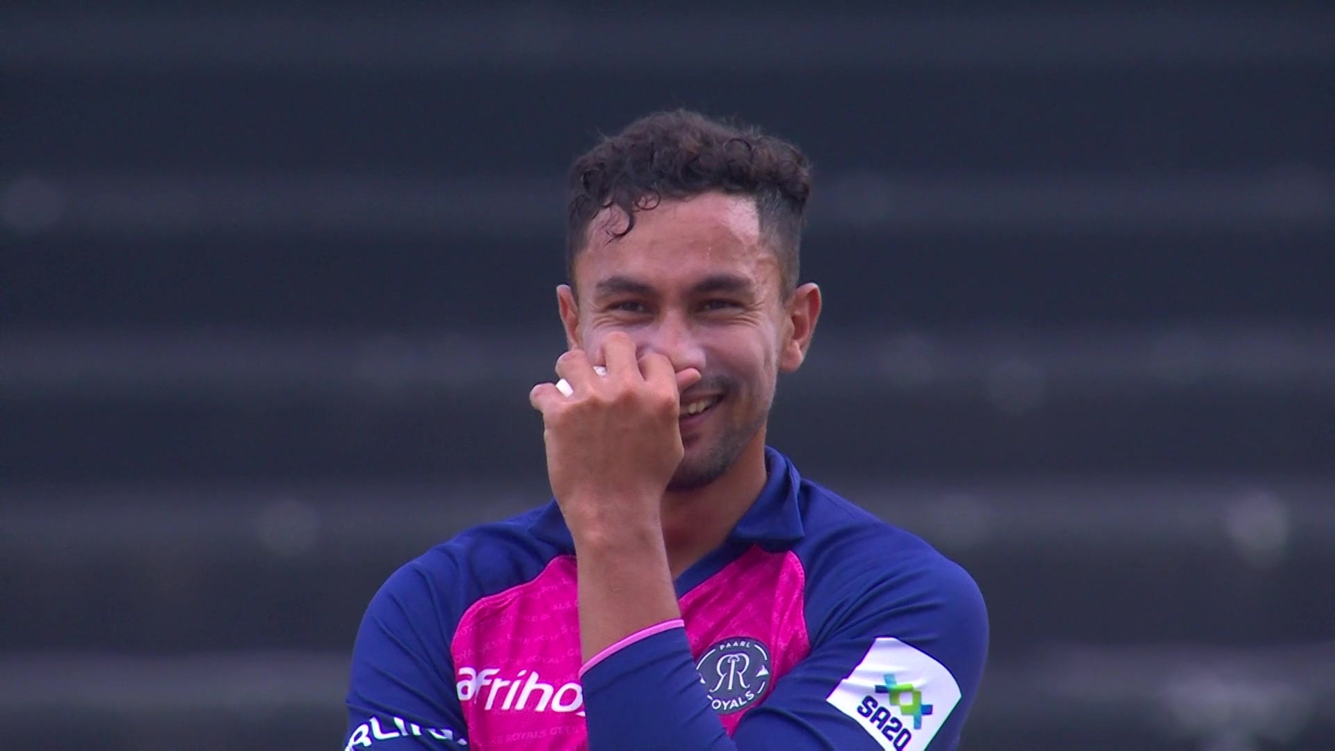 Fortuin Gets de Kock's Prized Scalp