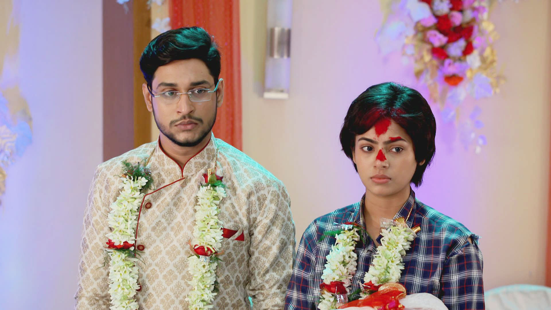 Watch Gaatchora S1 Episode 205 on JioHotstar