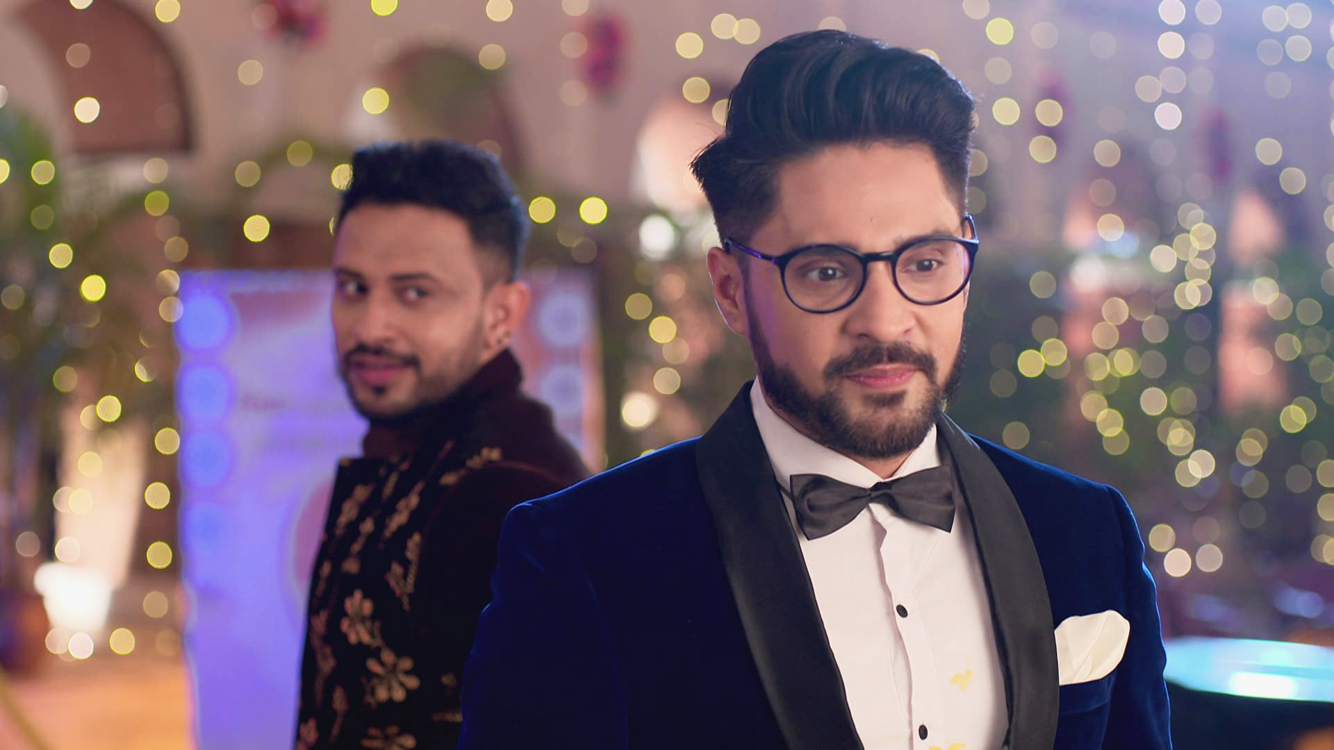 Watch Gaatchora S1 Episode 4 on JioHotstar