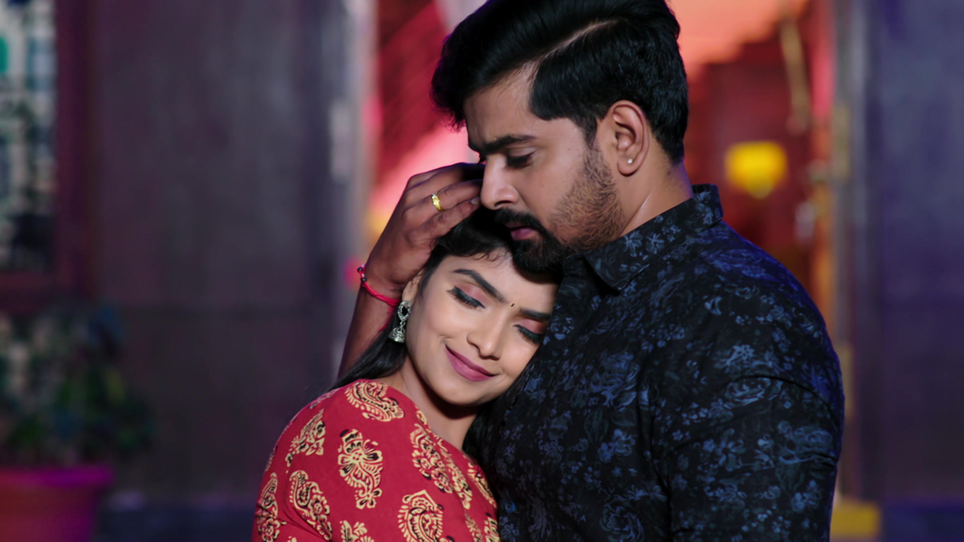 Watch Intiki Deepam Illalu S1 Episode 513 on JioHotstar