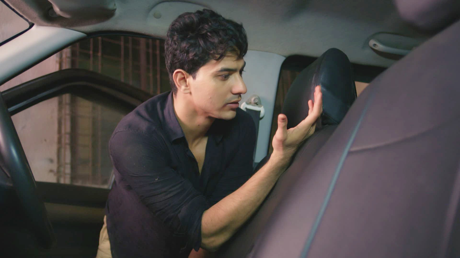 Dhawal Finds Amresh's Car