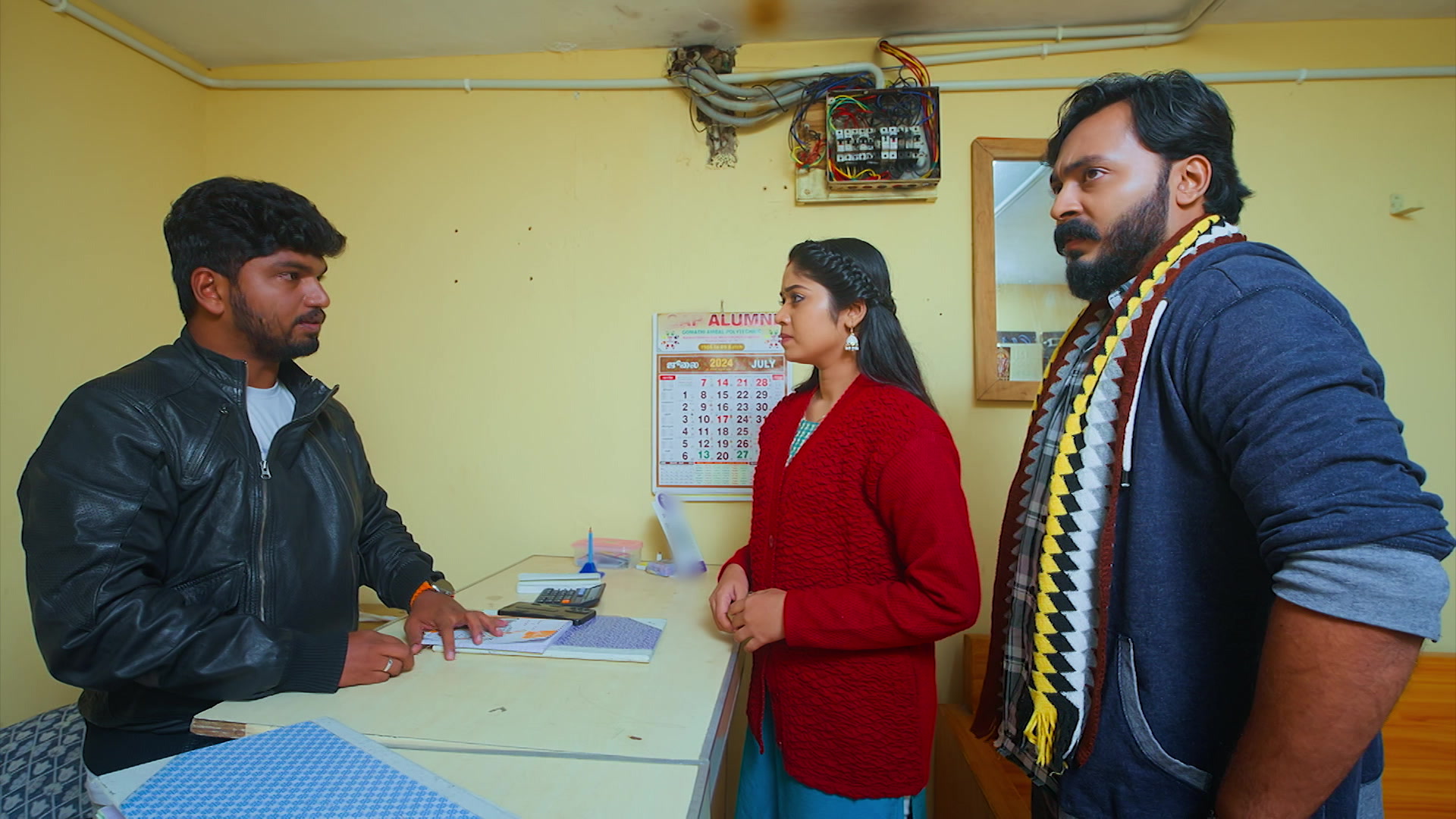 Akash, Meenakshi in Trouble