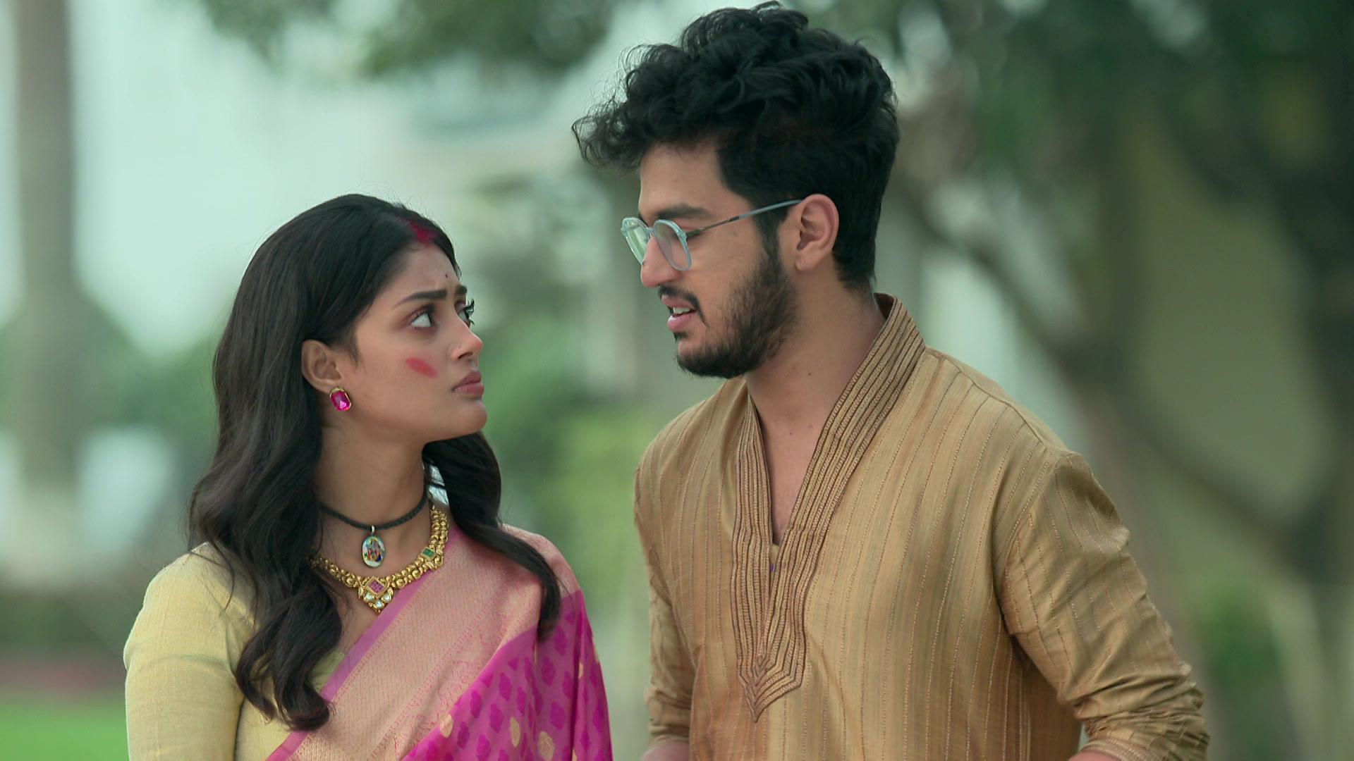 Watch Gaatchora S1 Episode 715 on JioHotstar
