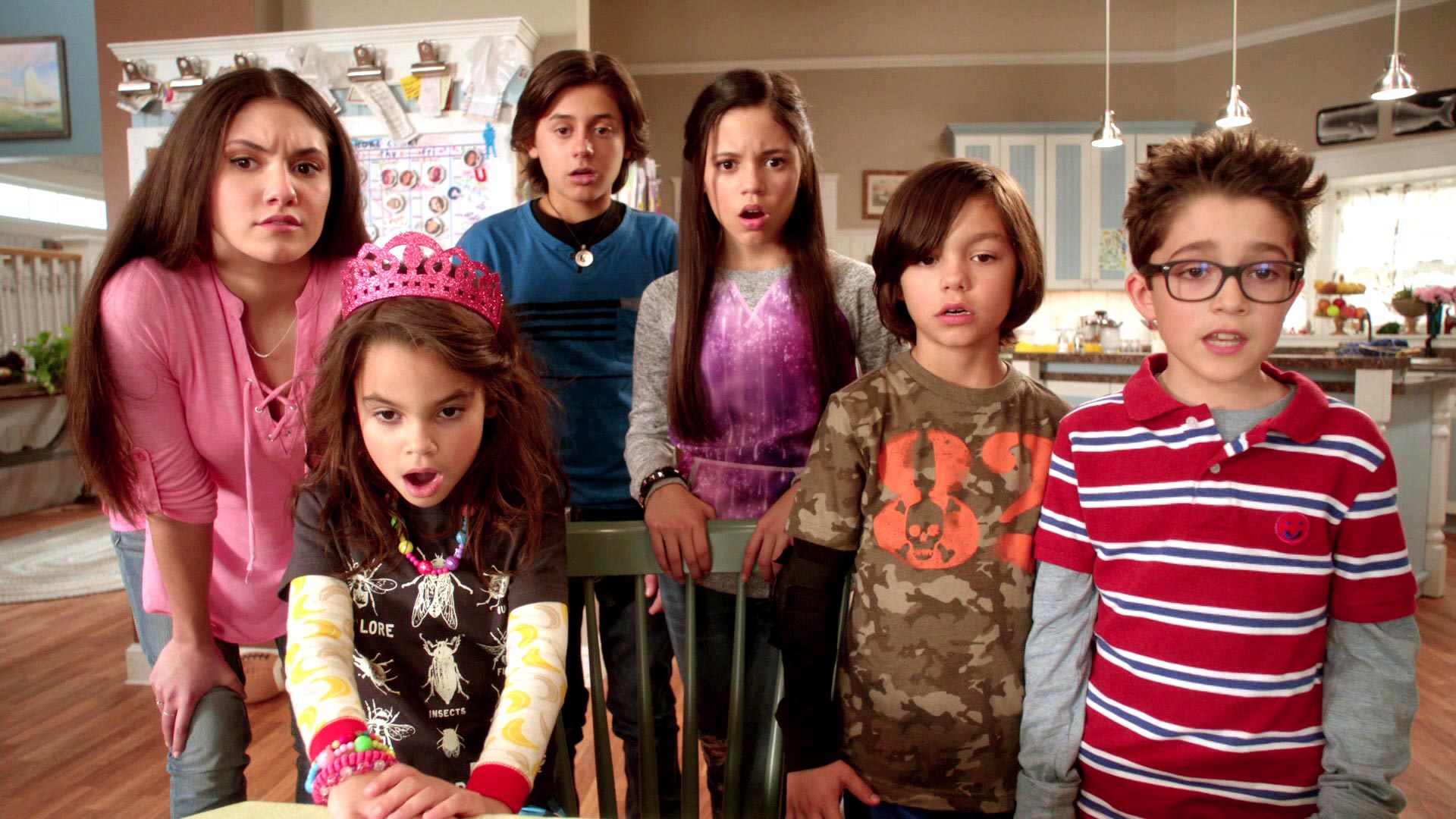 Watch Disney Stuck In The Middle S1 Episode 9 on Disney+ Hotstar