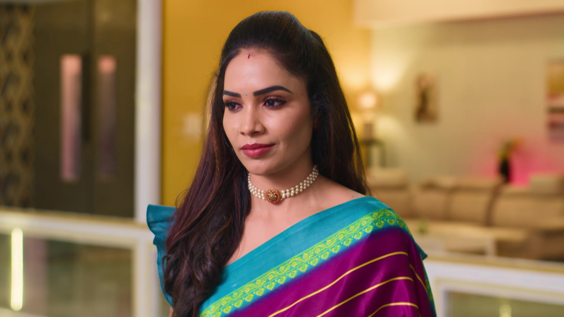 Watch Geetha L.L.B S1 Episode 33 on JioHotstar