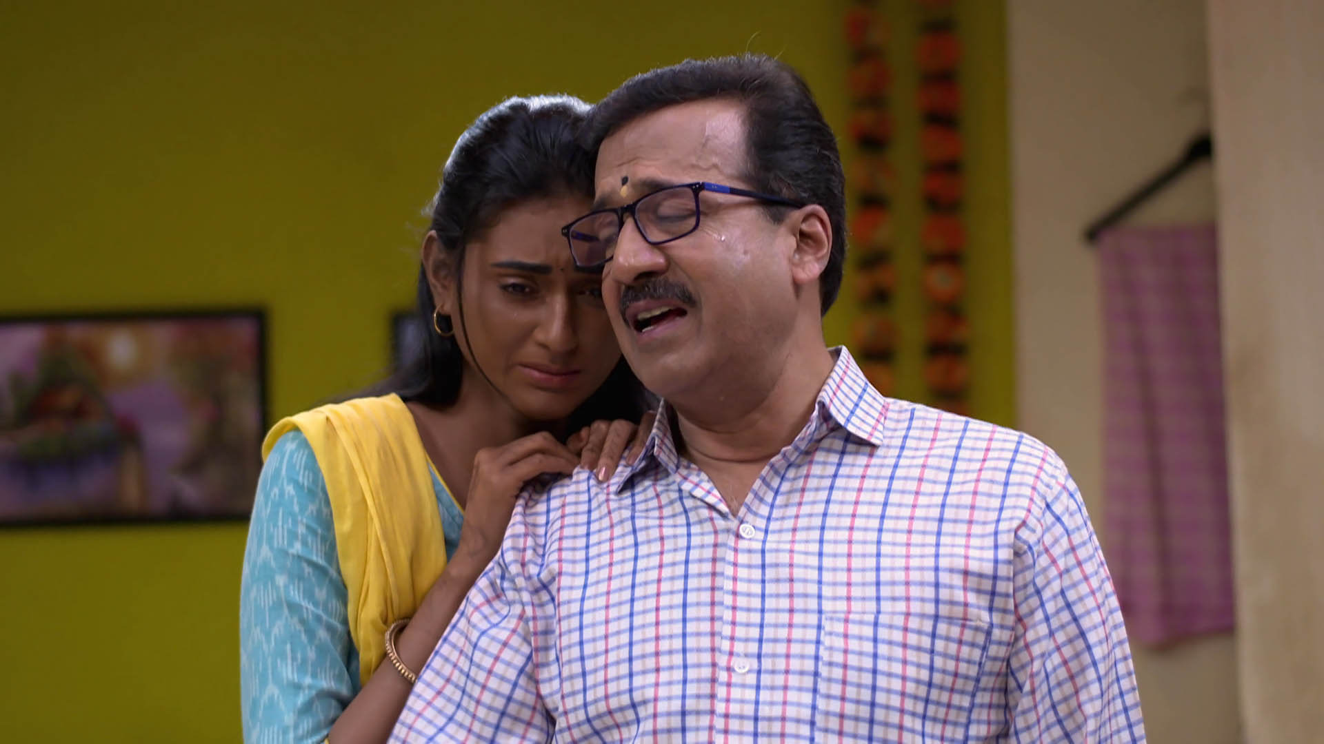 Watch Deepa's Emotional Moment Online