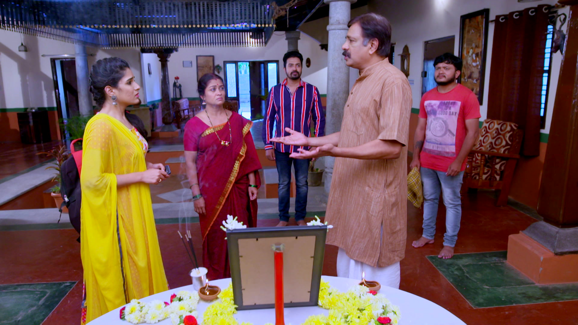 Watch Sarasu S1 Episode 195 on JioHotstar