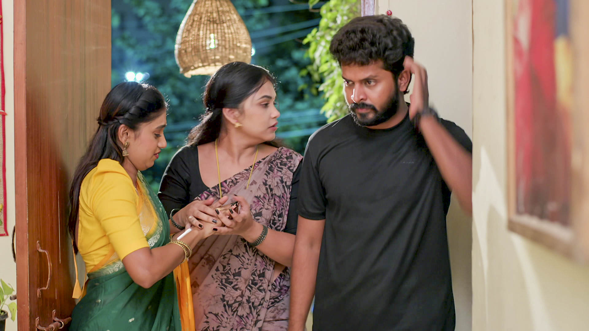 Watch Gunde Ninda Gudi Gantalu S1 Episode 504 on JioHotstar