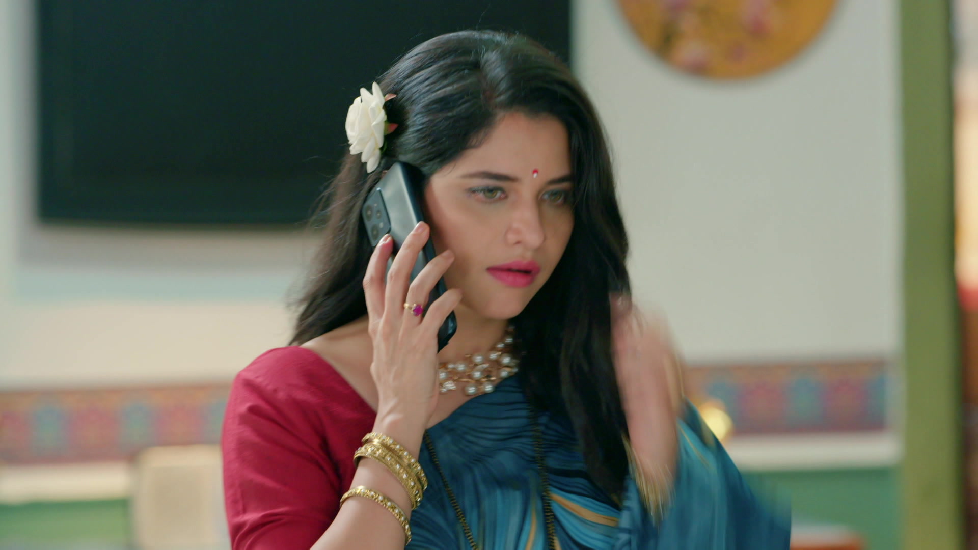 Watch Pathrakhin S1 Episode 4 on JioHotstar