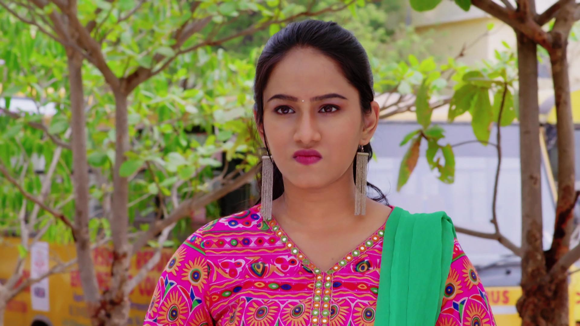 Watch Guppedantha Manasu S1 Episode 114 on JioHotstar