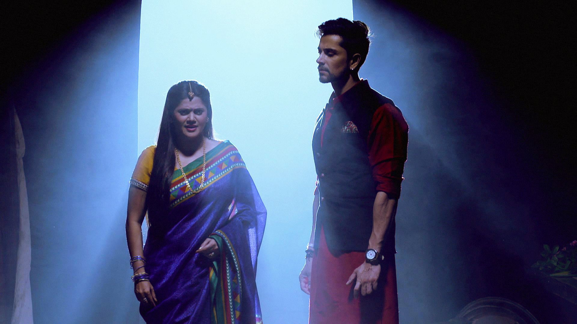 Watch Devanshi S1 Episode 288 on JioHotstar