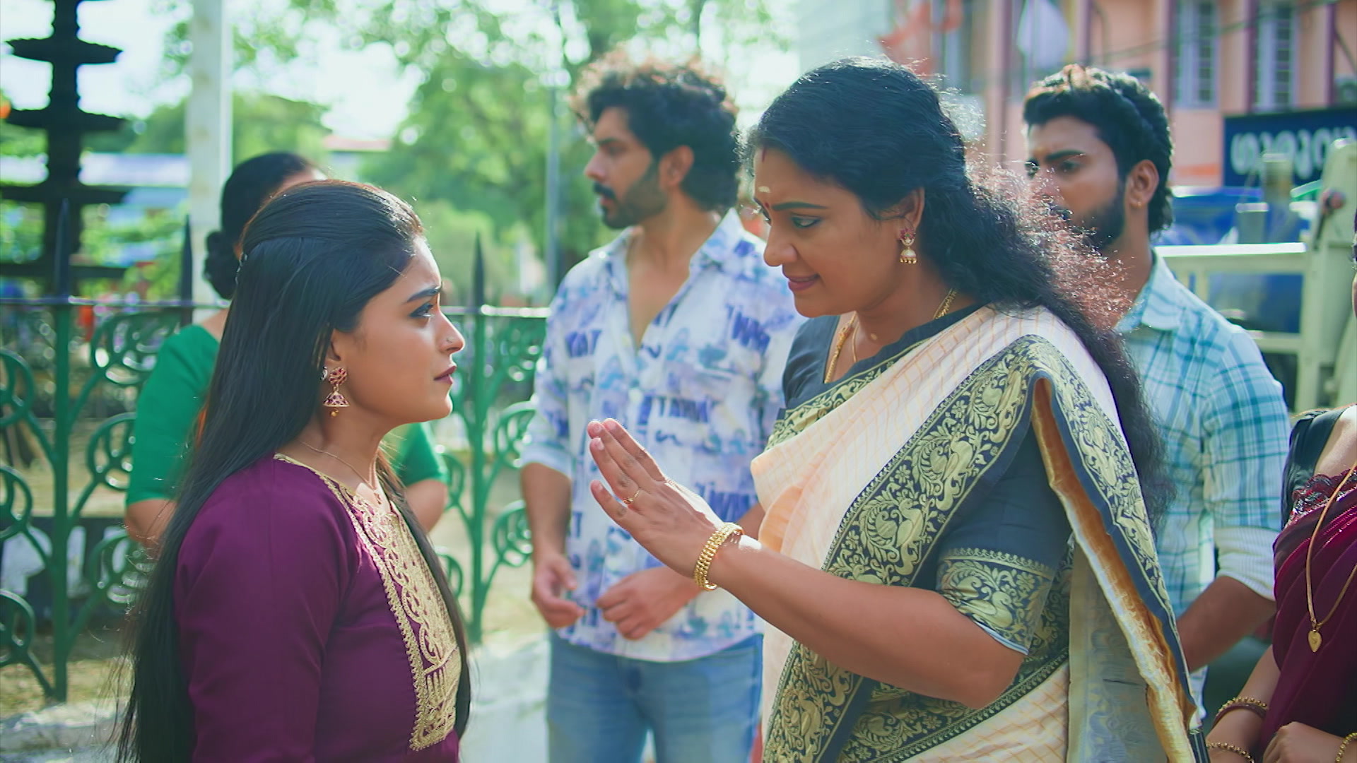 Gomathi Confronts Mithra