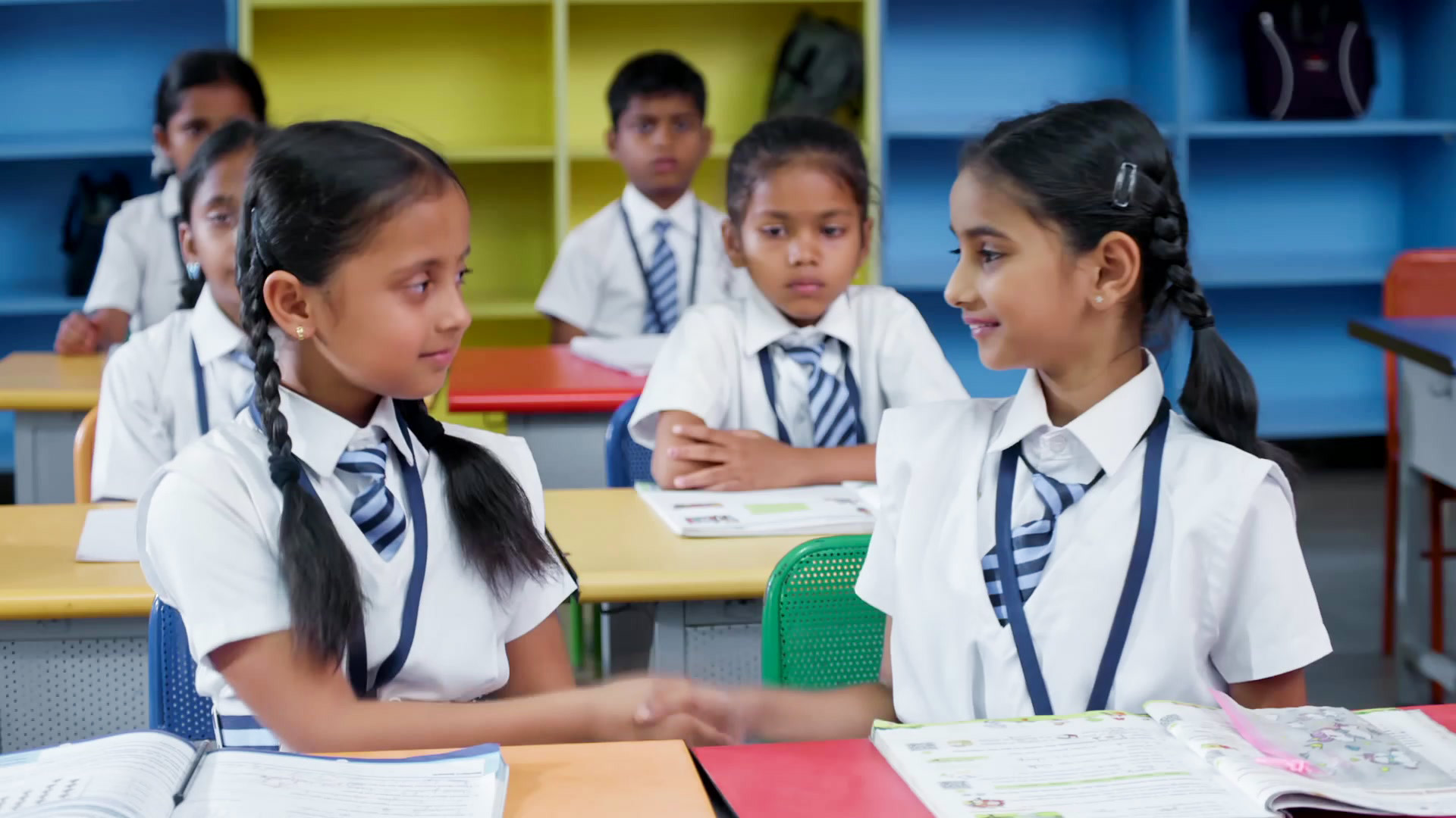 Deepu Makes a New School Friend - JioHotstar