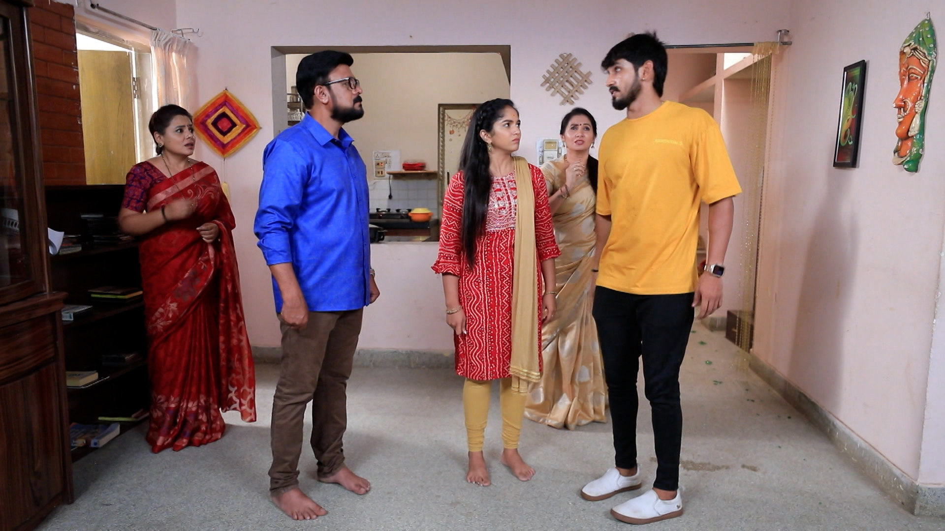 Watch Geeta S1 Episode 910 on JioHotstar