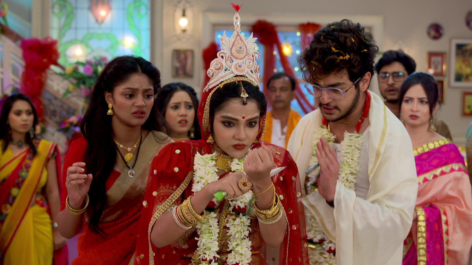 Watch Gaatchora S1 Episode 570 on JioHotstar