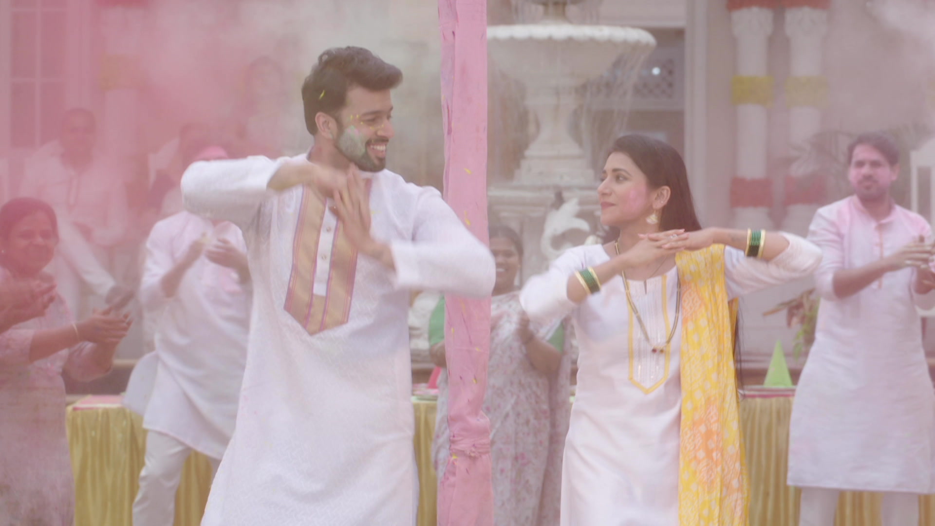 Arjun, Sayali's Holi Dance