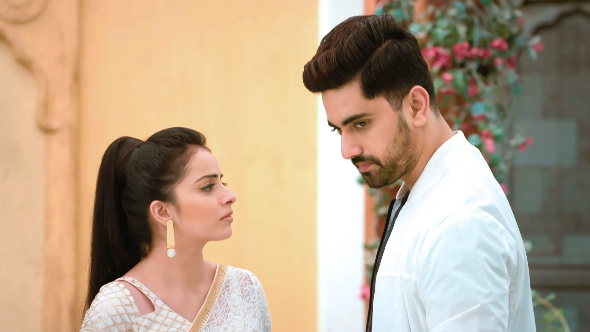 Kabir Stands Up for Pooja
