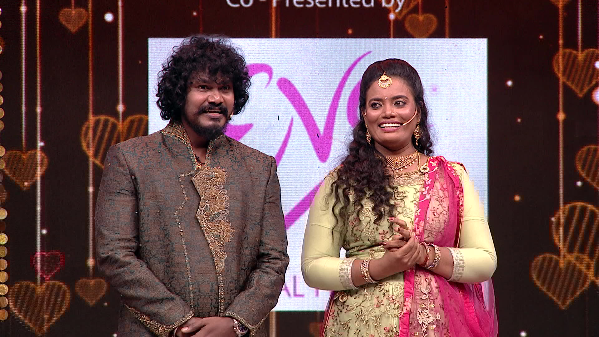 Watch Mr & Mrs Chinnathirai Episode 32 on JioHotstar(00)