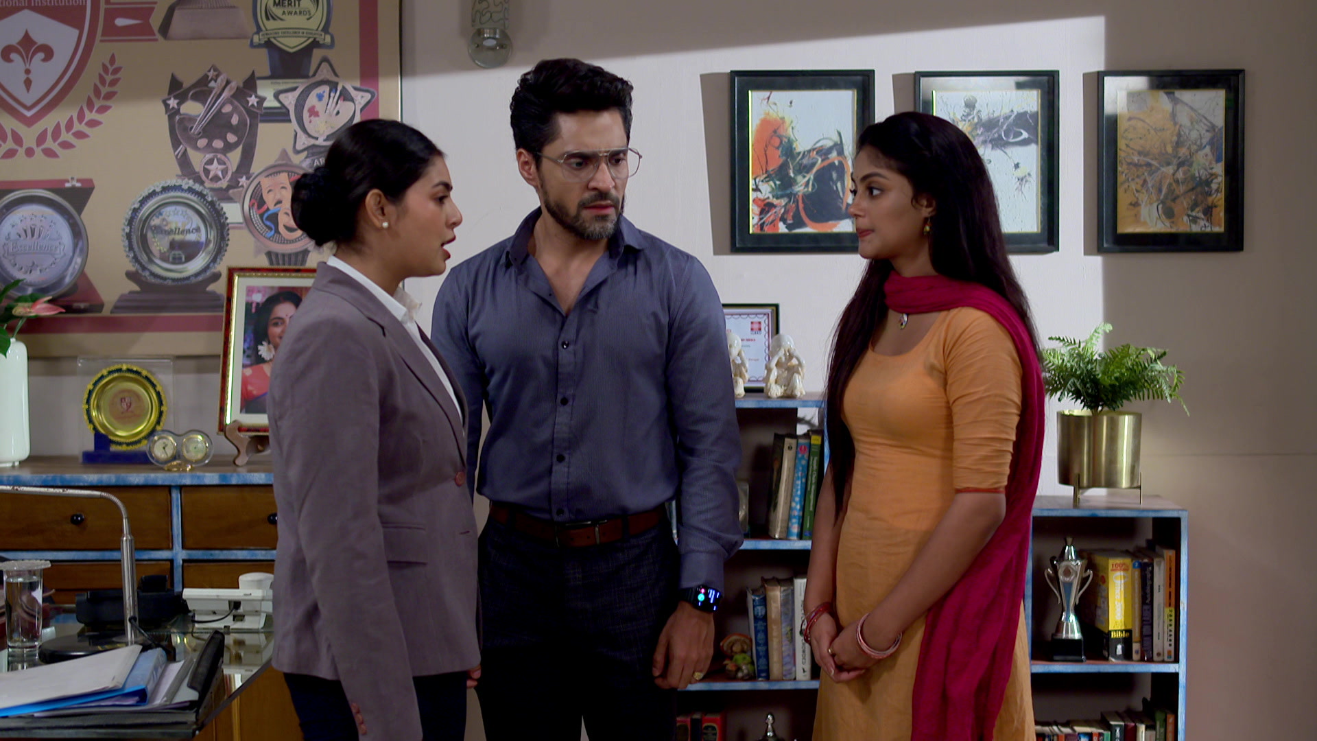Watch Gaatchora S1 Episode 554 on JioHotstar