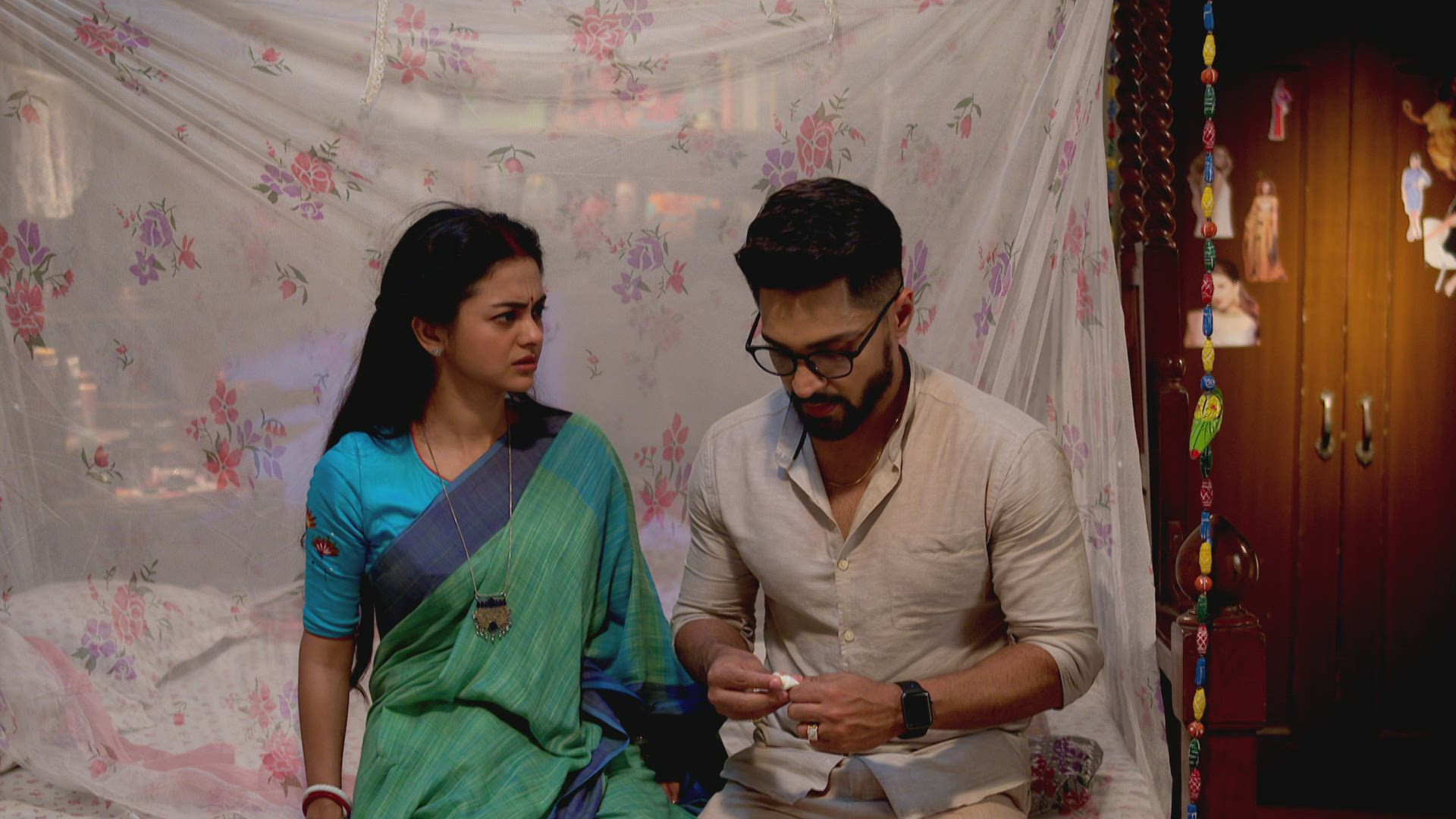 Watch Gaatchora S1 Episode 144 on JioHotstar