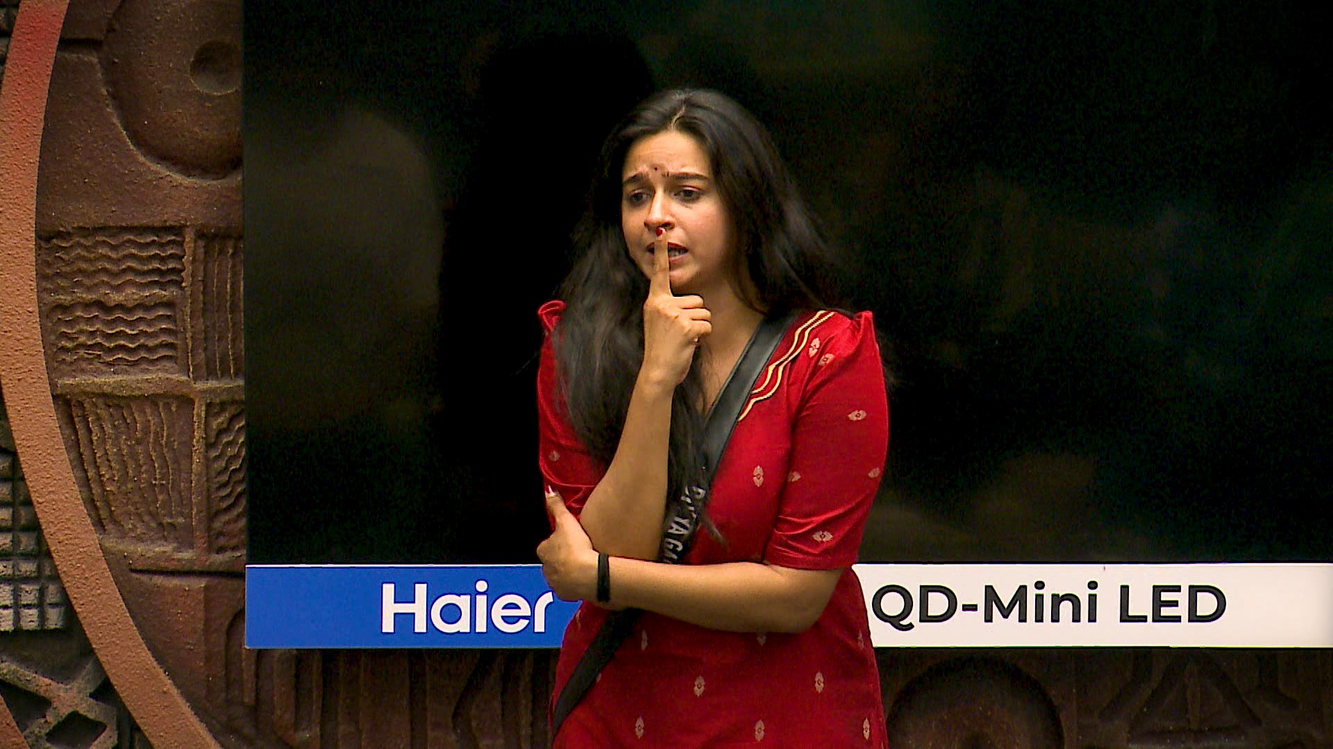 Divya Addresses 'Groupism' - JioHotstar