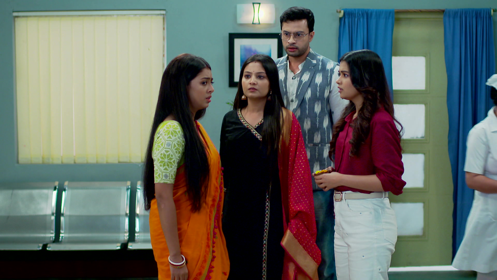 Garima Catches Roshnai