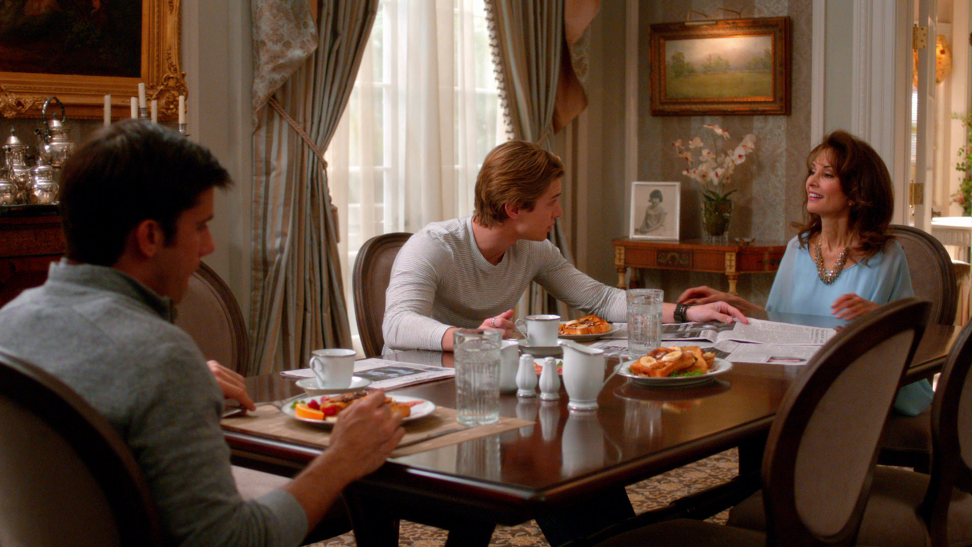 Служанка и сын хозяев. Служанка и сын хозяев. ,jmnb. Прислуга в богатых домах. Анджела готс гримм.