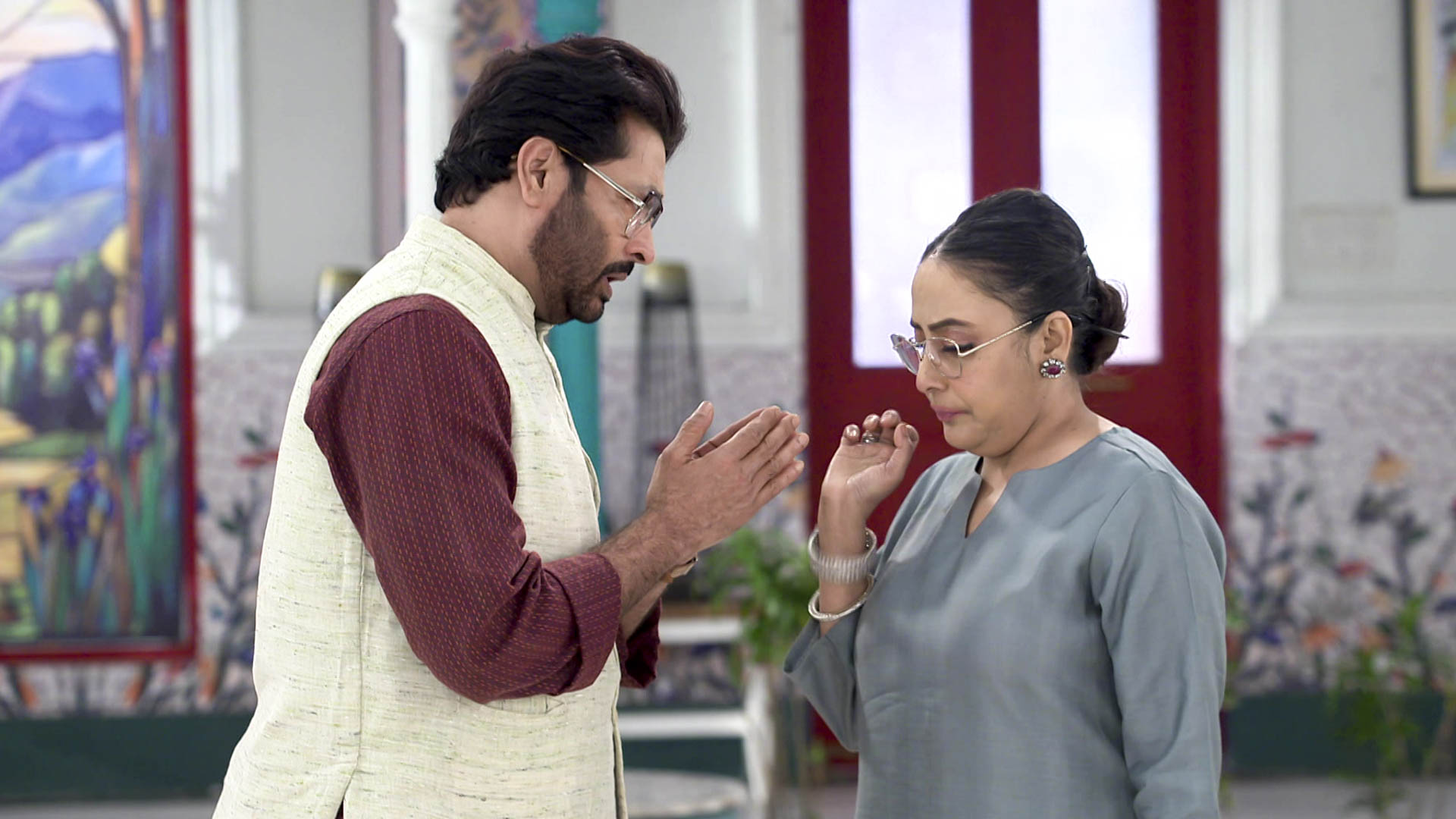 Watch Compass S1 Episode 213 on JioHotstar
