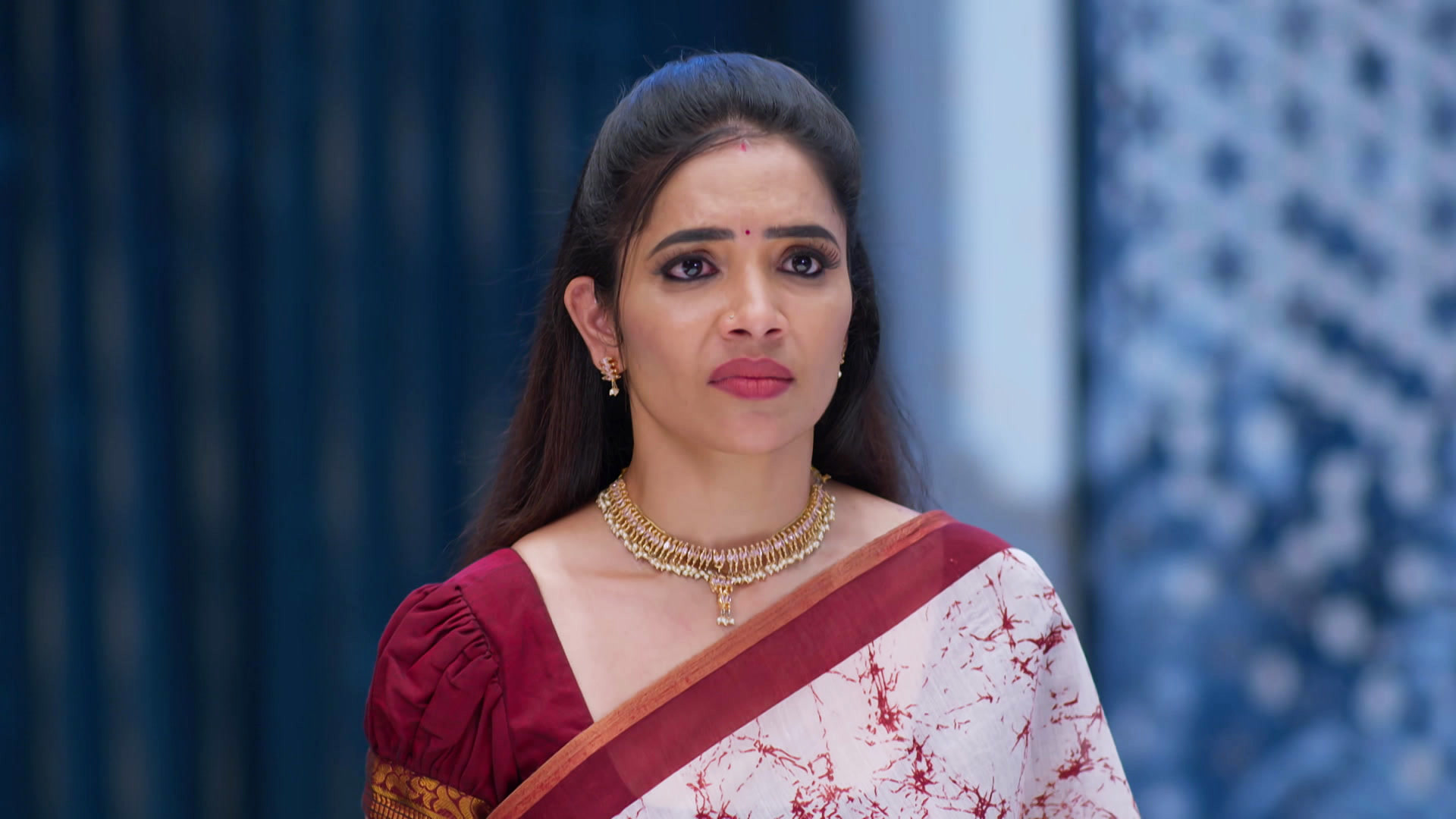 Watch Geetha L.L.B S1 Episode 123 on JioHotstar
