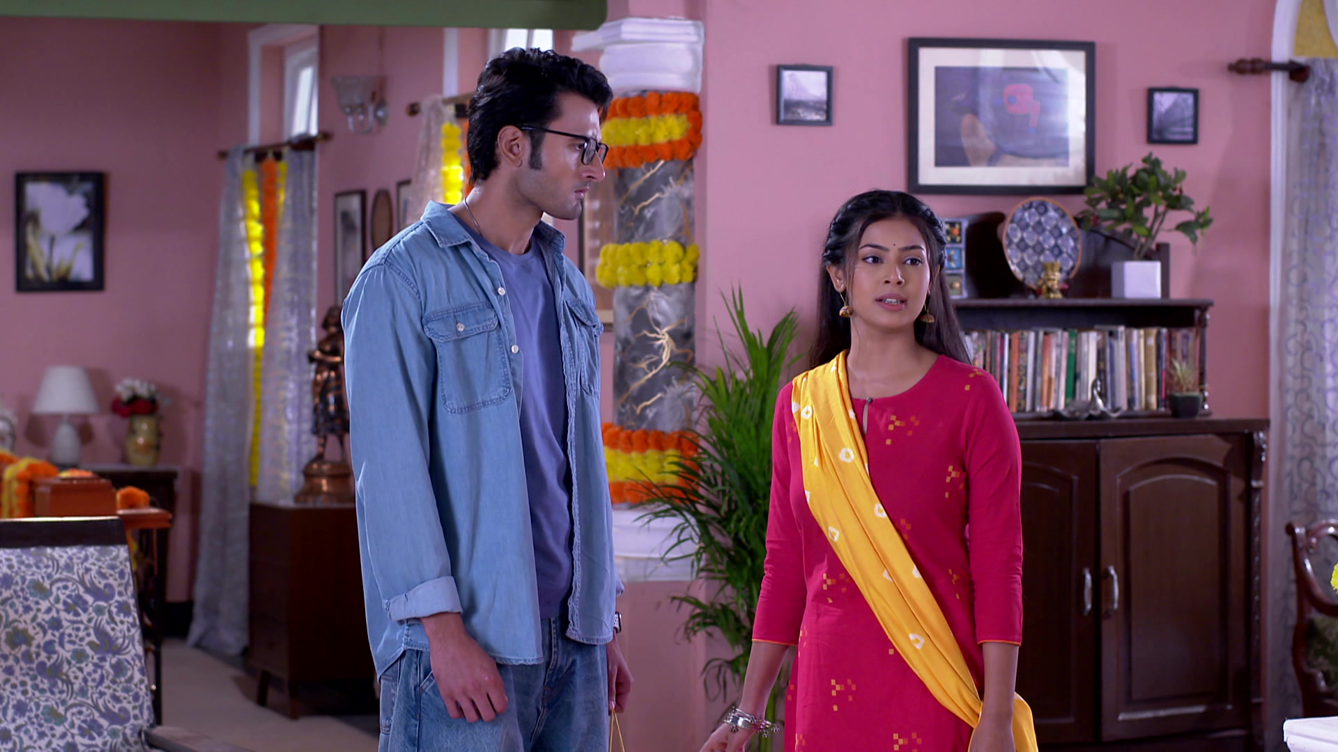 Will Roshnai Accept Aranyak's Gift?