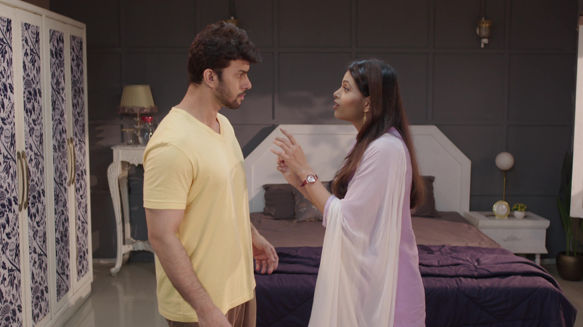 Priya Suspects Arjun