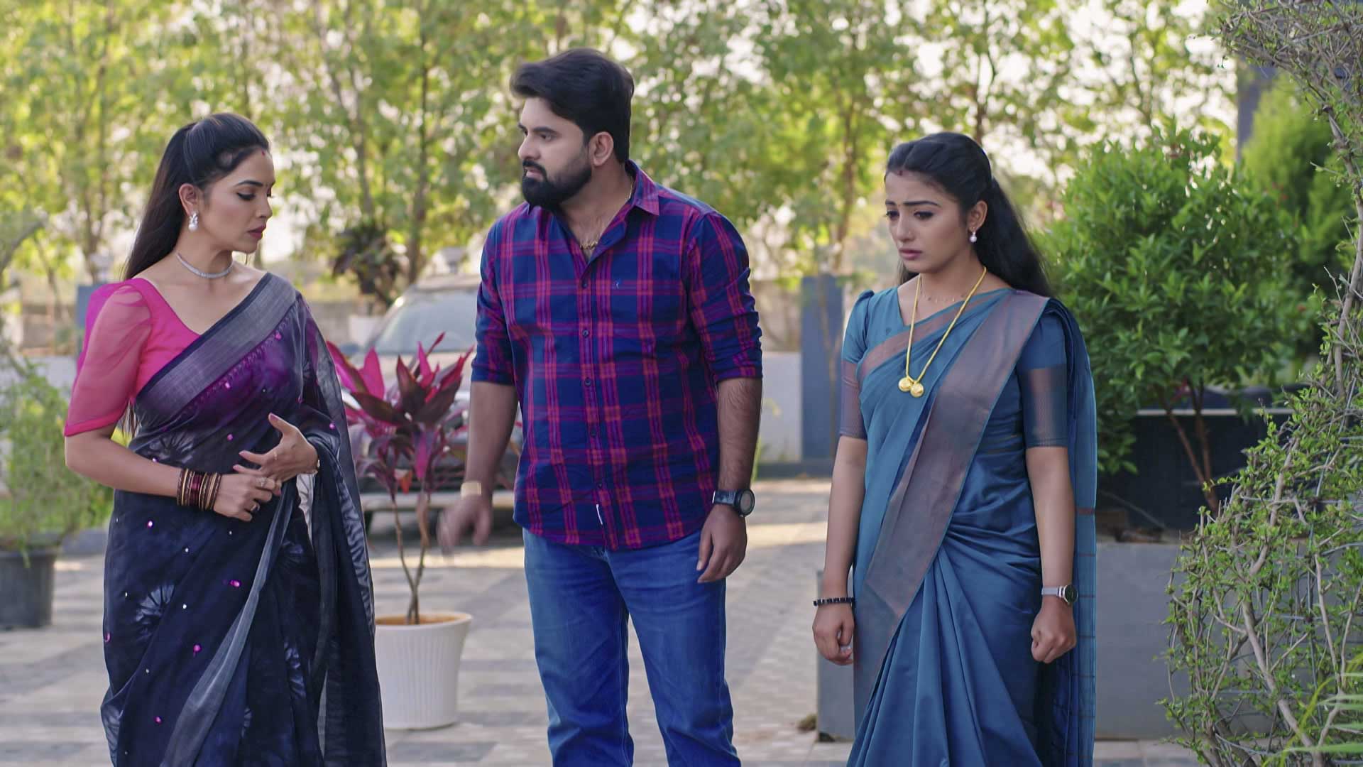 Watch Geetha L.L.B S1 Episode 54 on JioHotstar