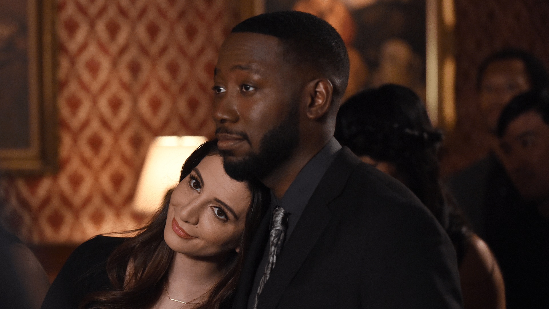 Watch New Girl S7 Episode 4 on Disney+ Qatar English French (Parisian