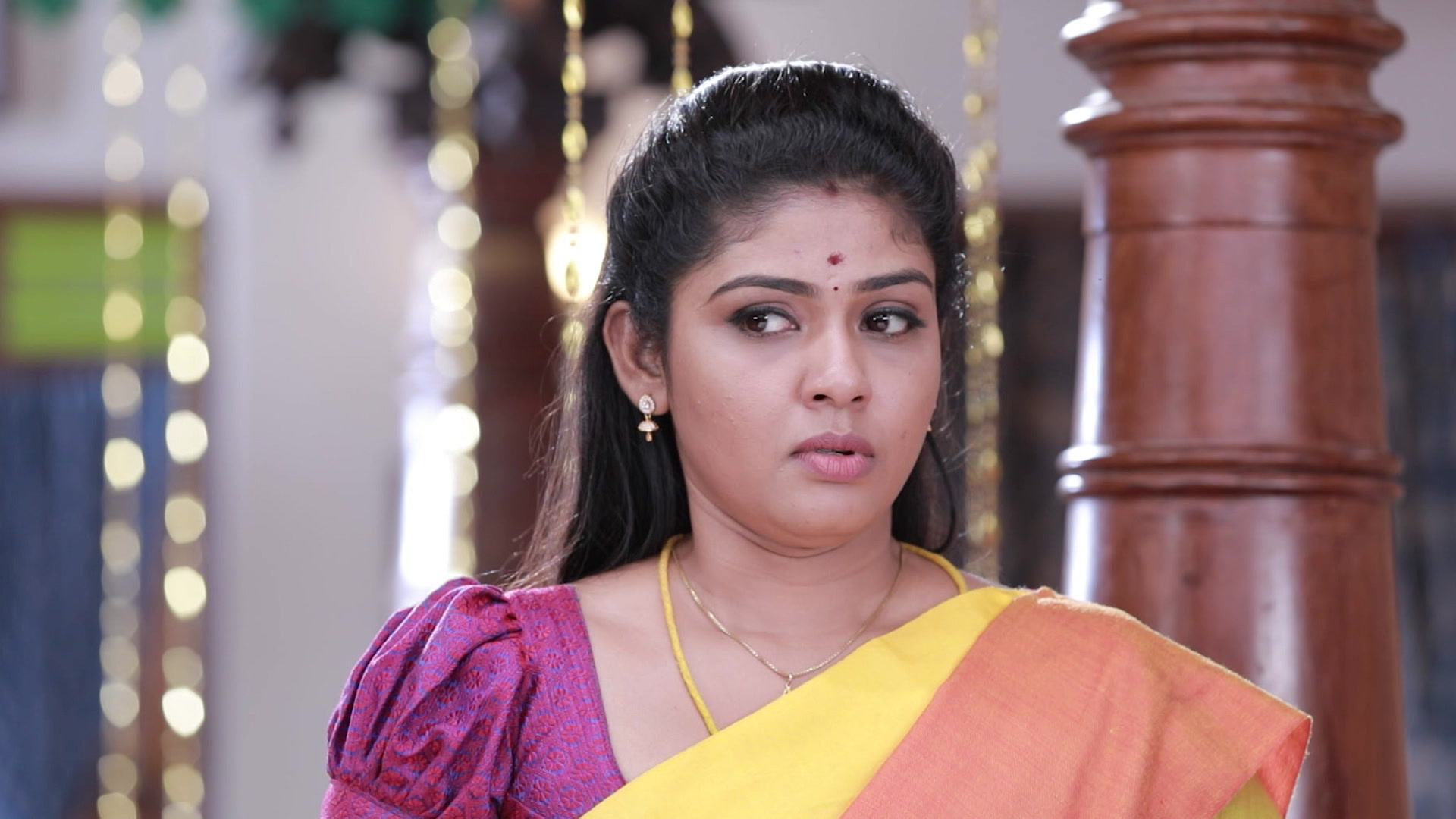 Meena, Senthil Go to Meena's Home